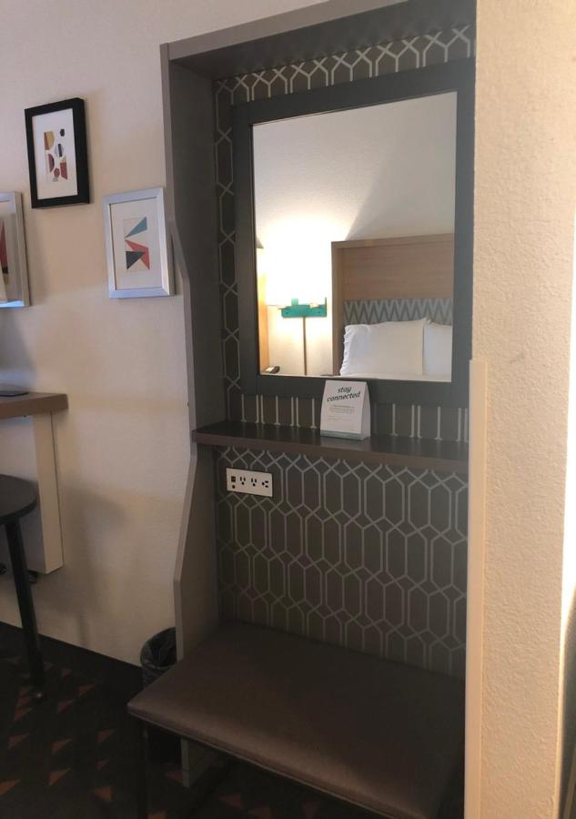 Standard King Room - Photo 1