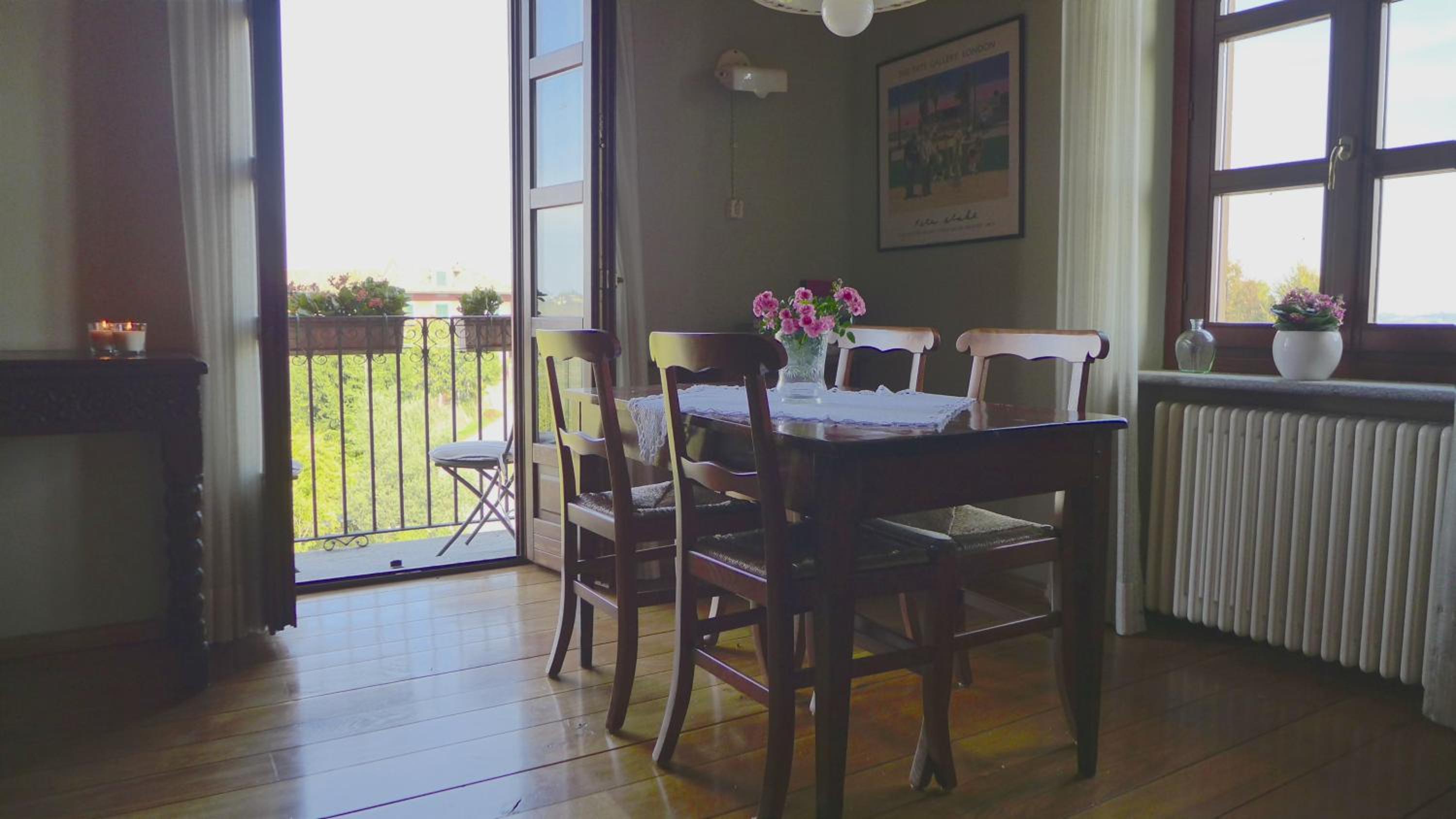Apartment with Balcony photo 2