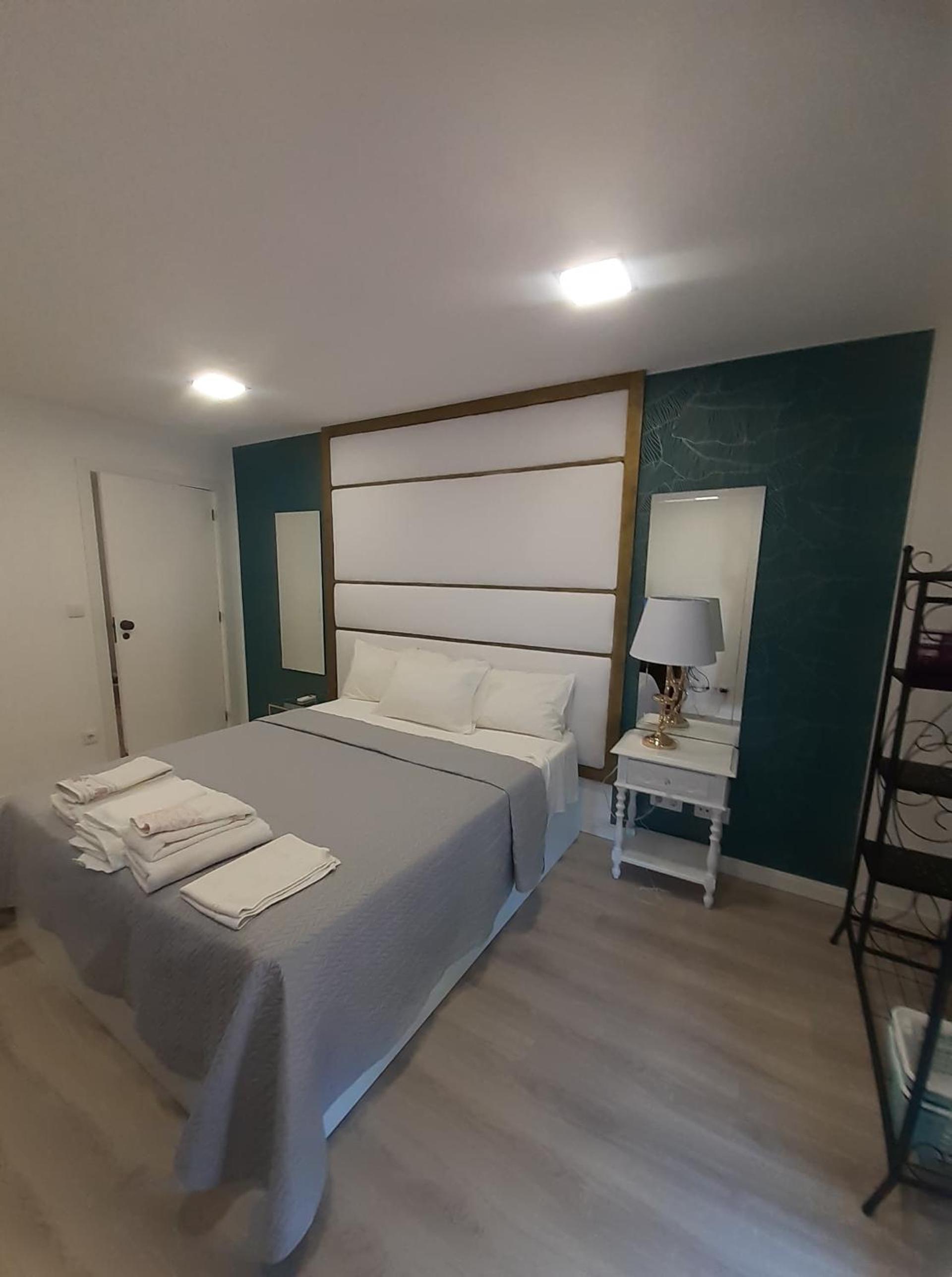 One-Bedroom Apartment - Photo 1