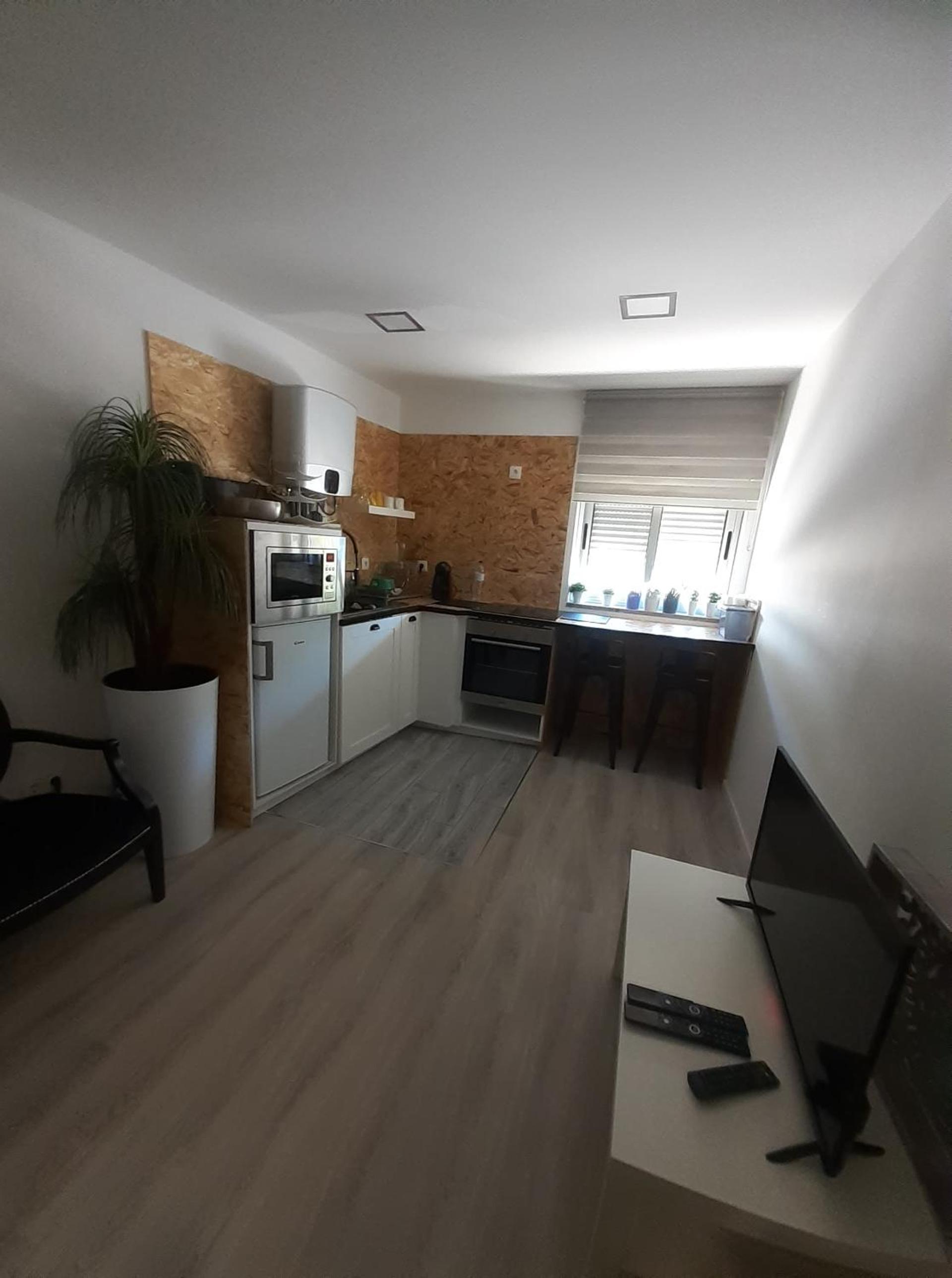 One-Bedroom Apartment - Photo 5