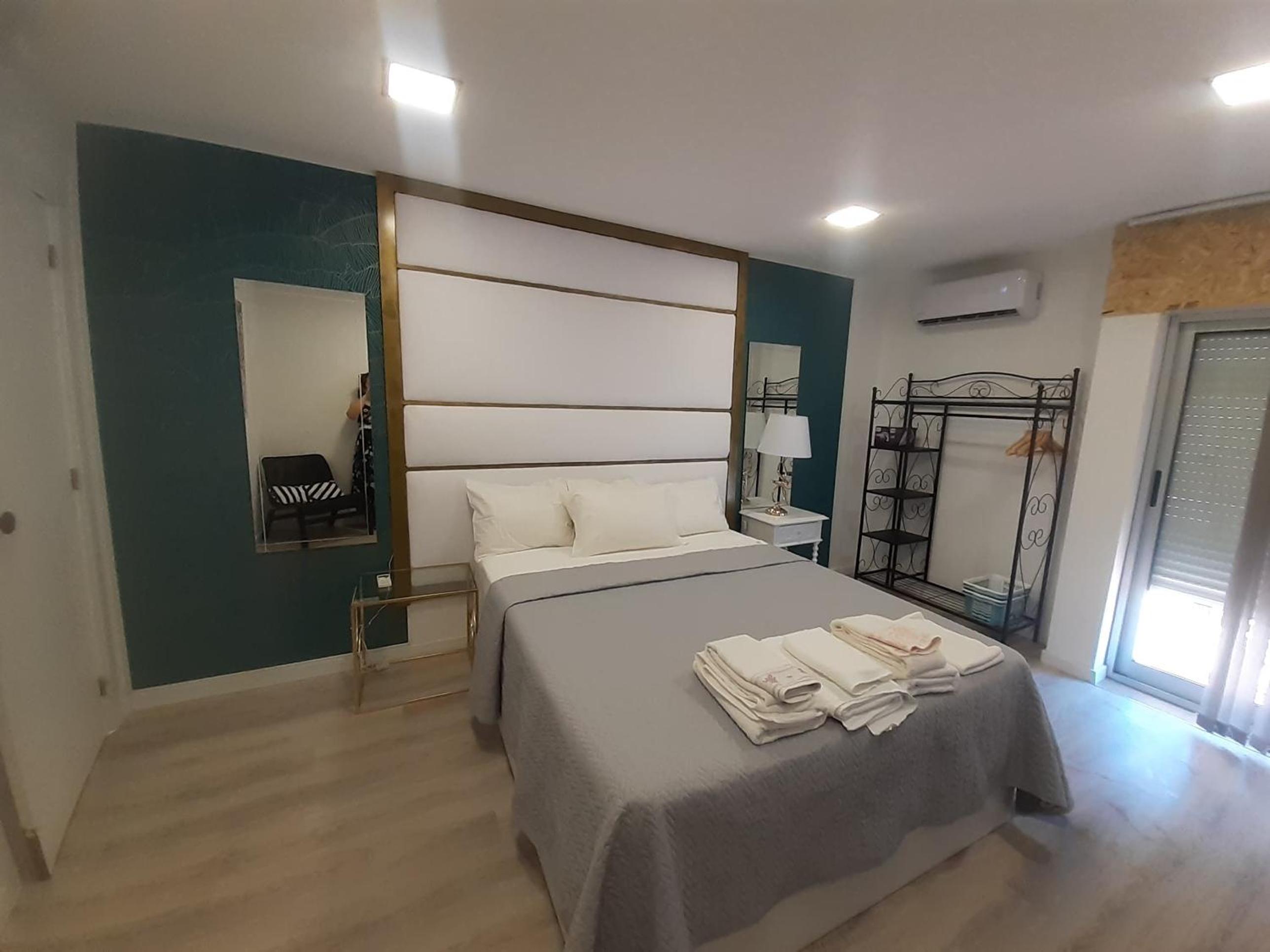 One-Bedroom Apartment - Photo 6