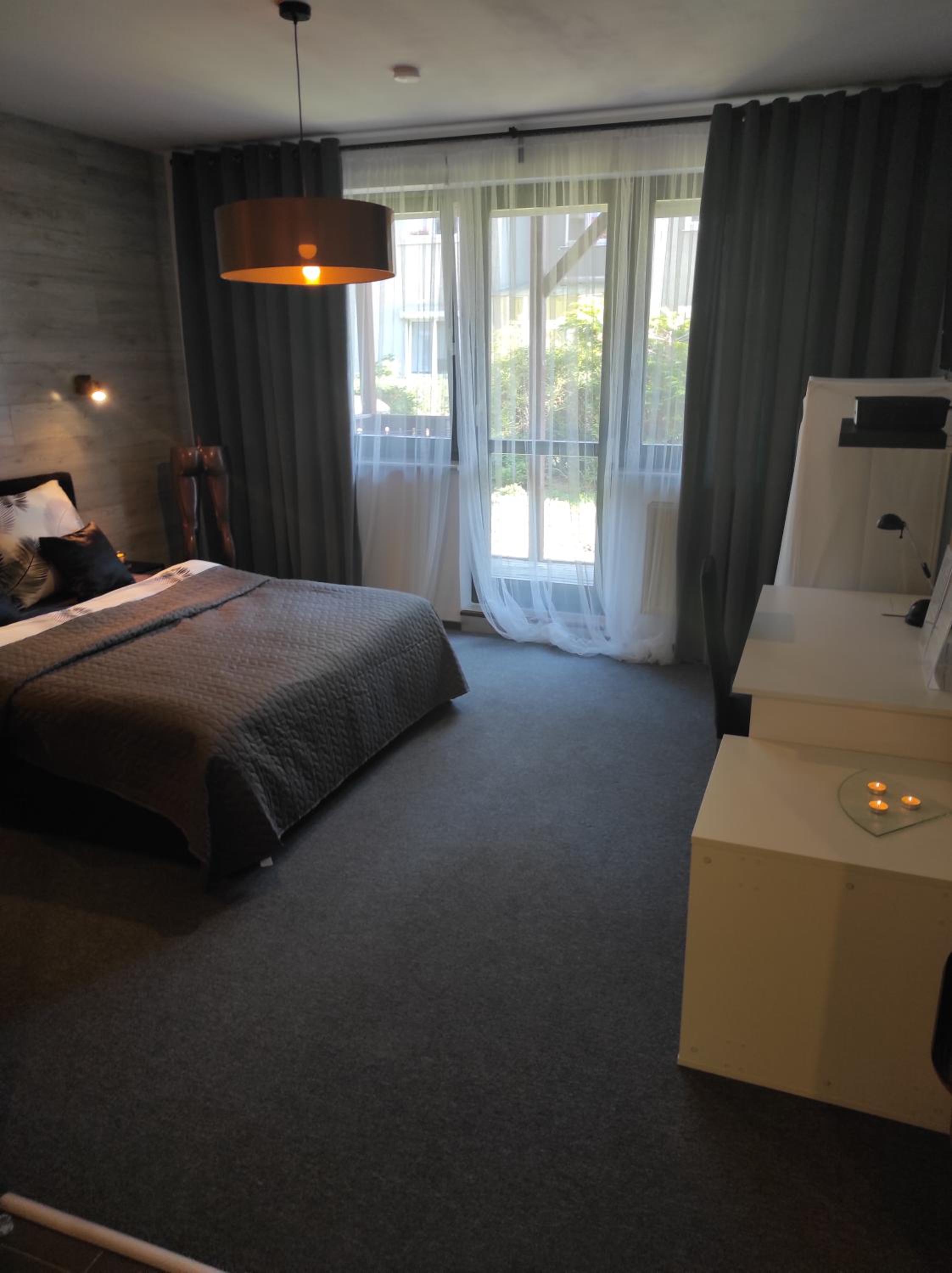 One-Bedroom Apartment - Photo 7