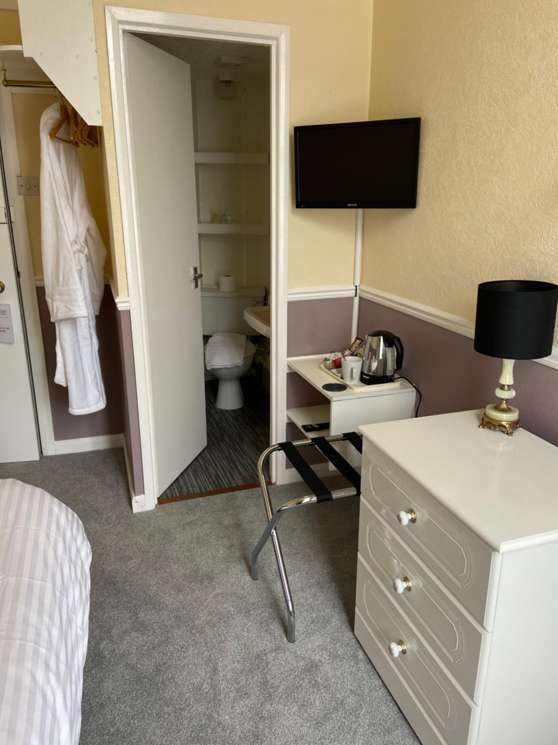 Budget Single Room photo 2