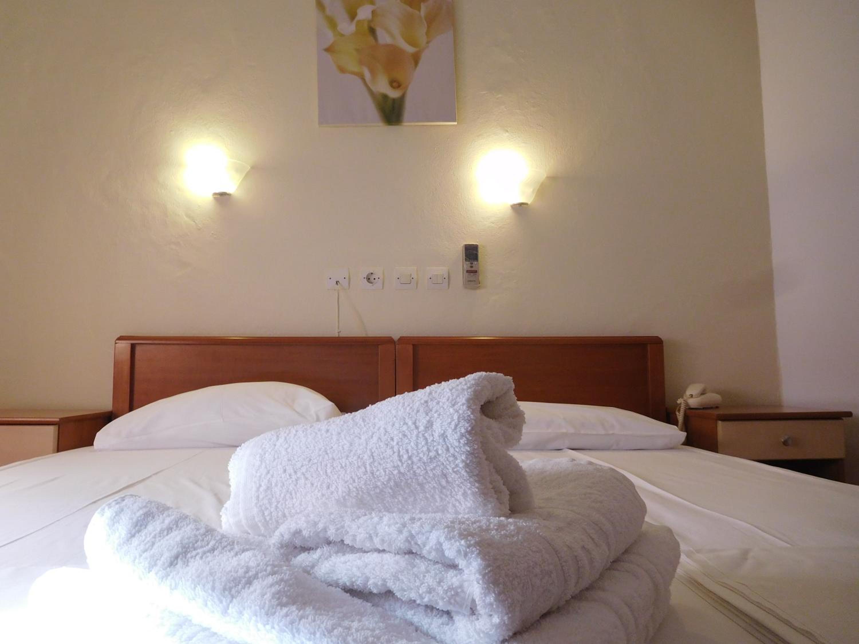 Economy Twin Room photo 3