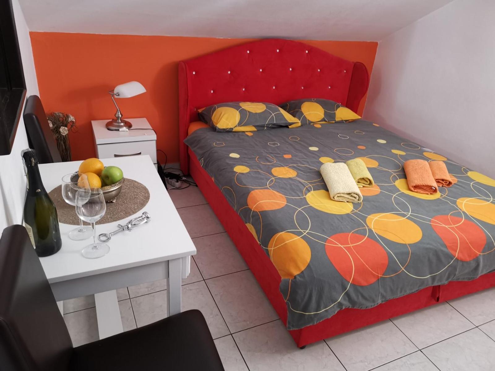 One-Bedroom Apartment with Sea View (2 Adults)