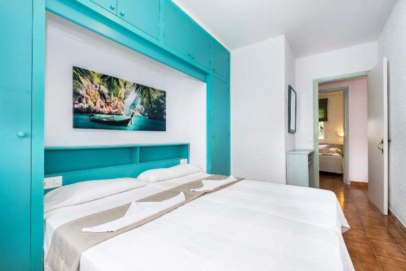 Habitación #407842328