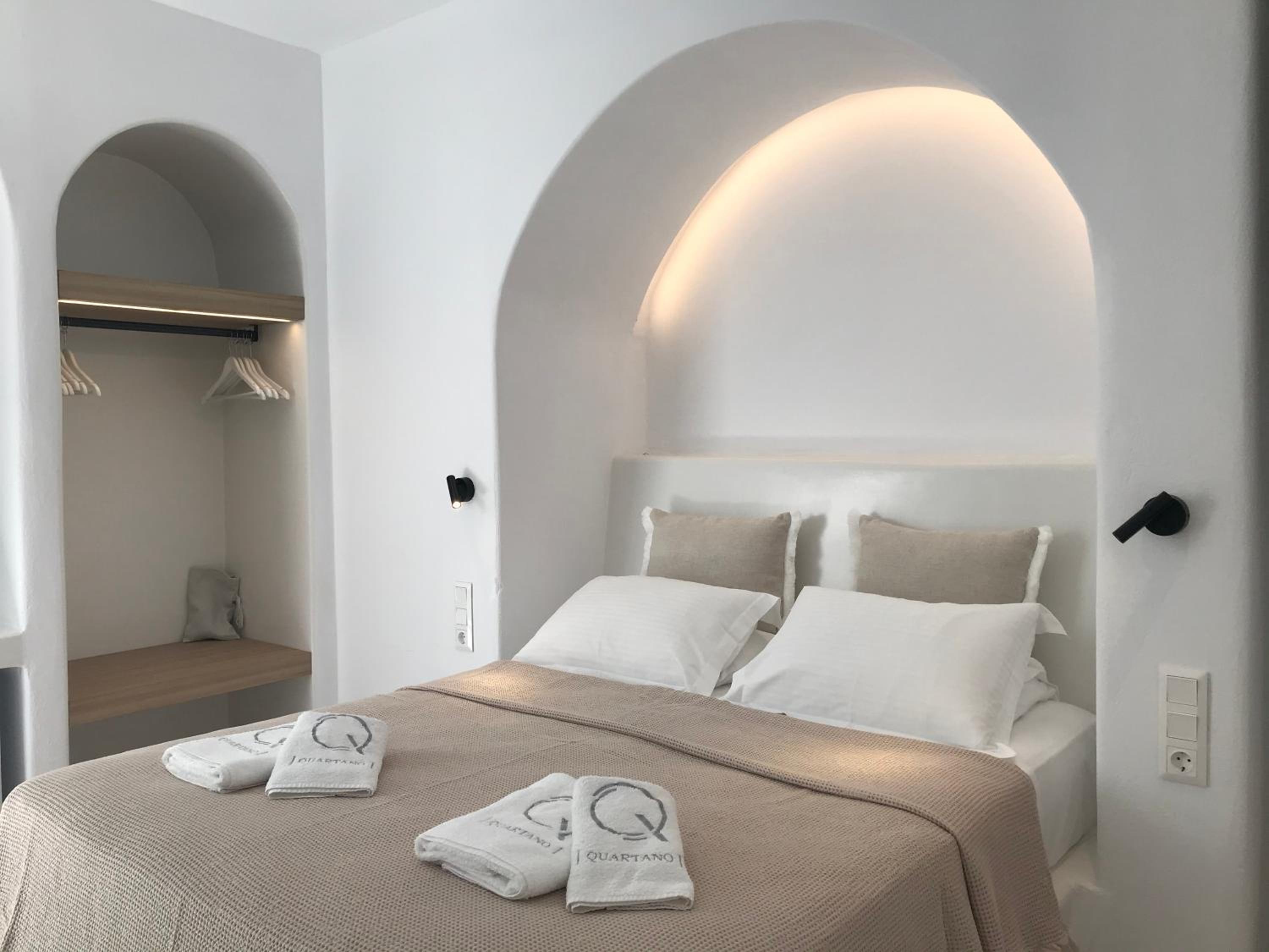 Budget Double Room - Photo 6