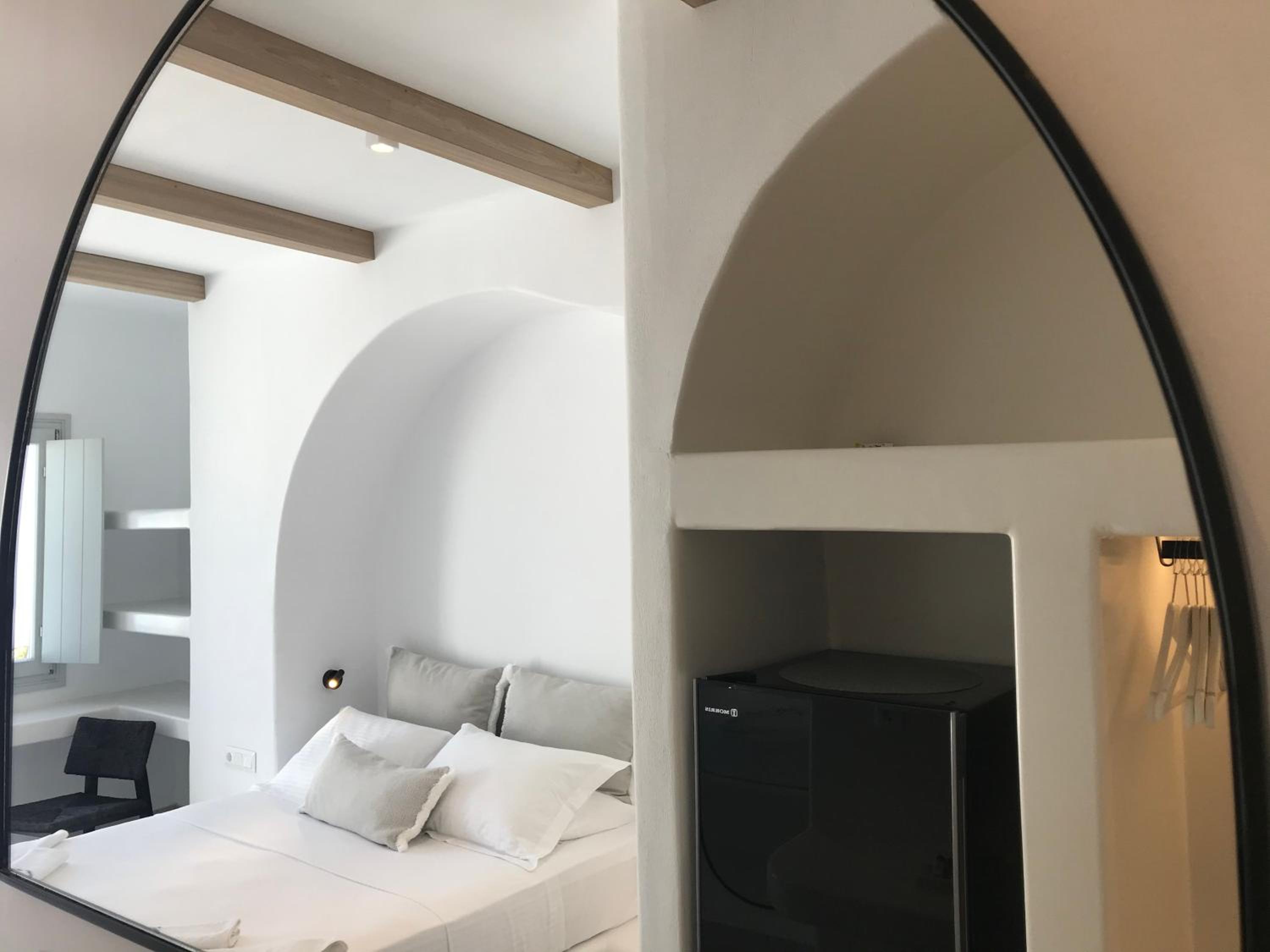 Deluxe Double Room - Photo 14