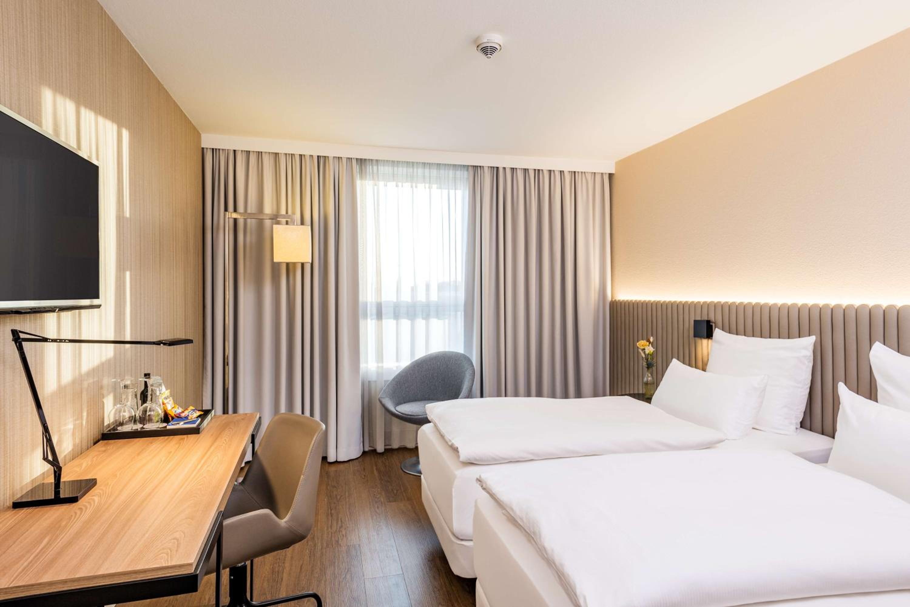 Standard Double or Twin Room - Photo 1