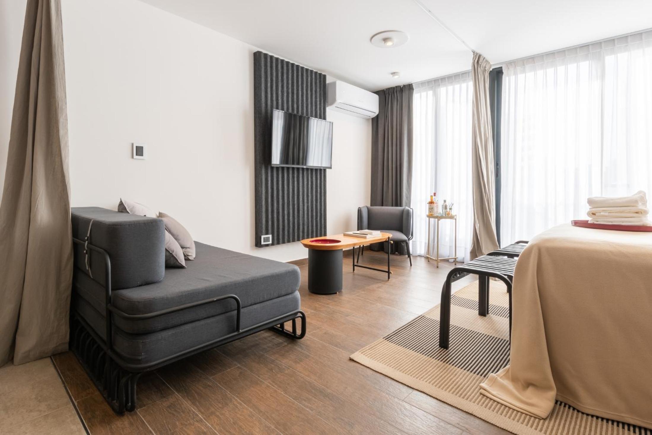 Deluxe Double or Twin Room