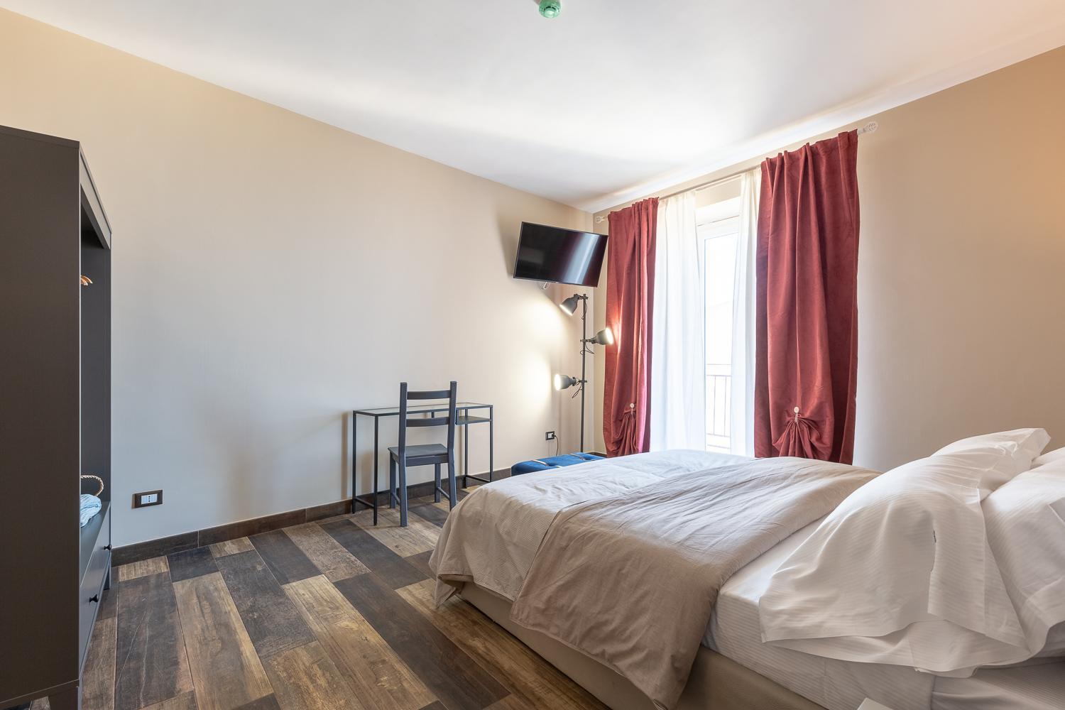 Deluxe Double Room with Balcony and Sea View - Photo 17