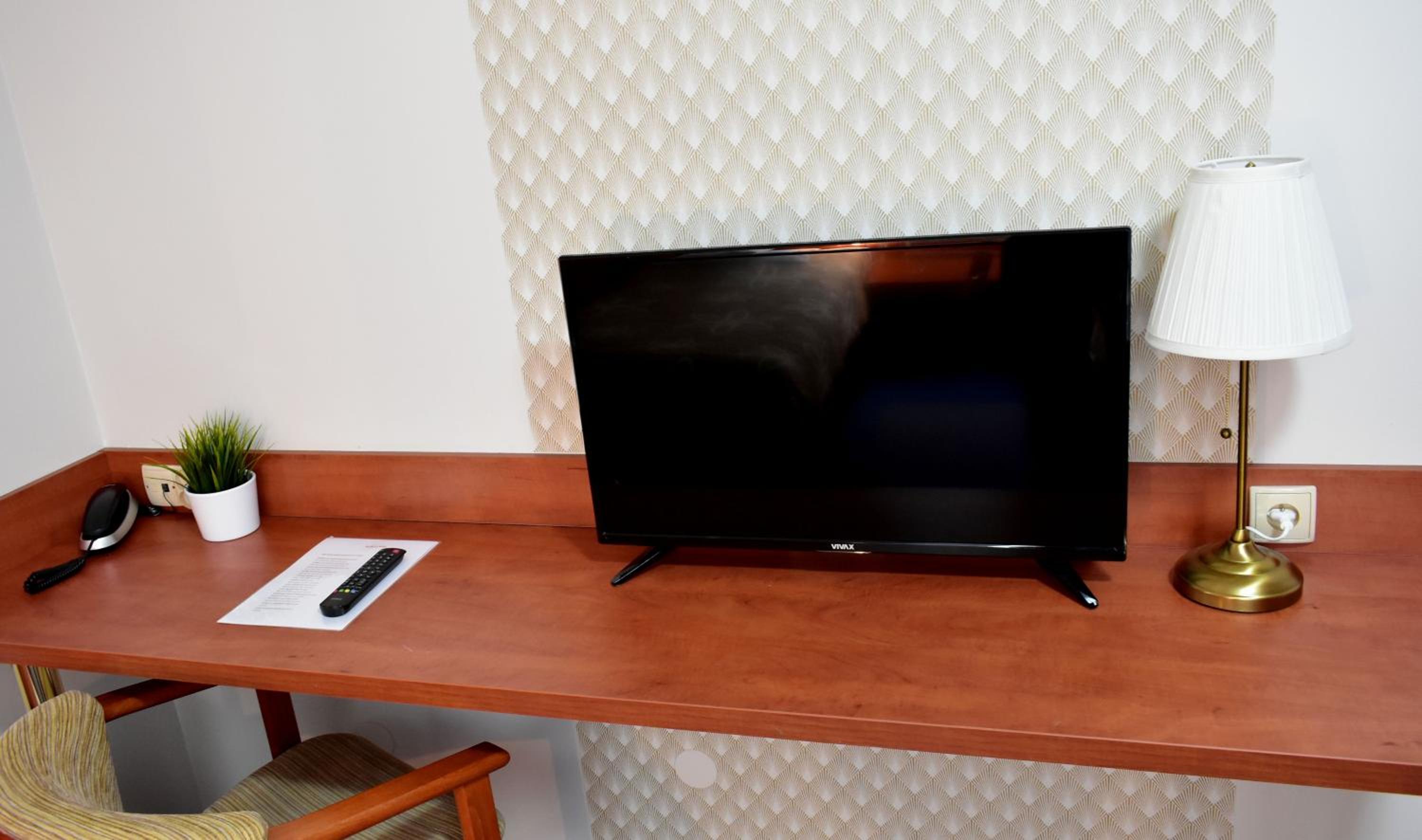 Double or Twin Room - Photo 4