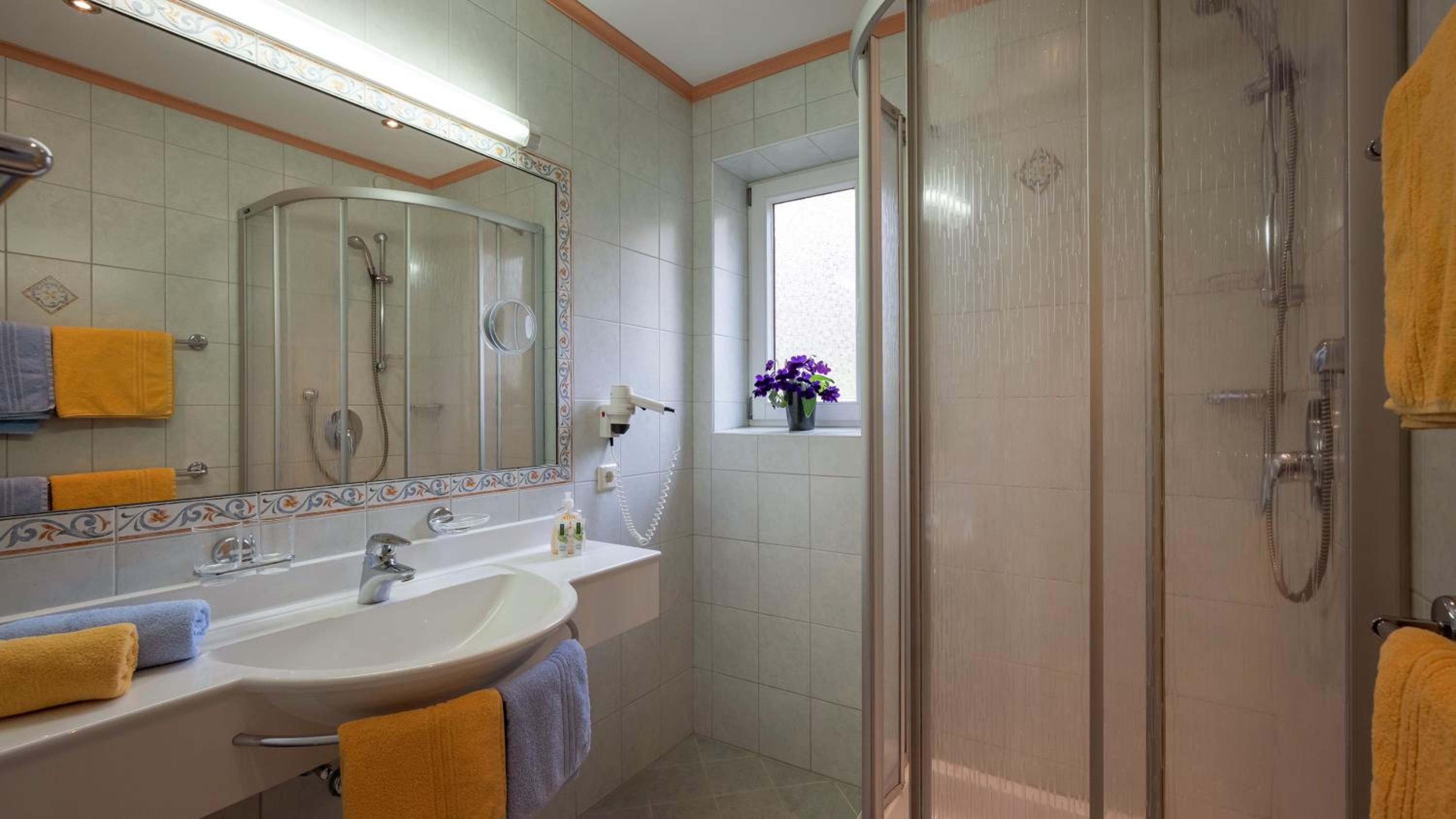 One-Bedroom Apartment with View photo 3