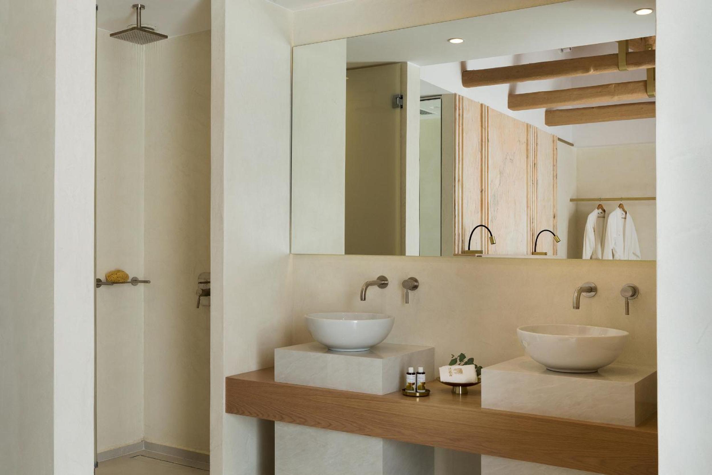 Honey suite with spa bath photo 3