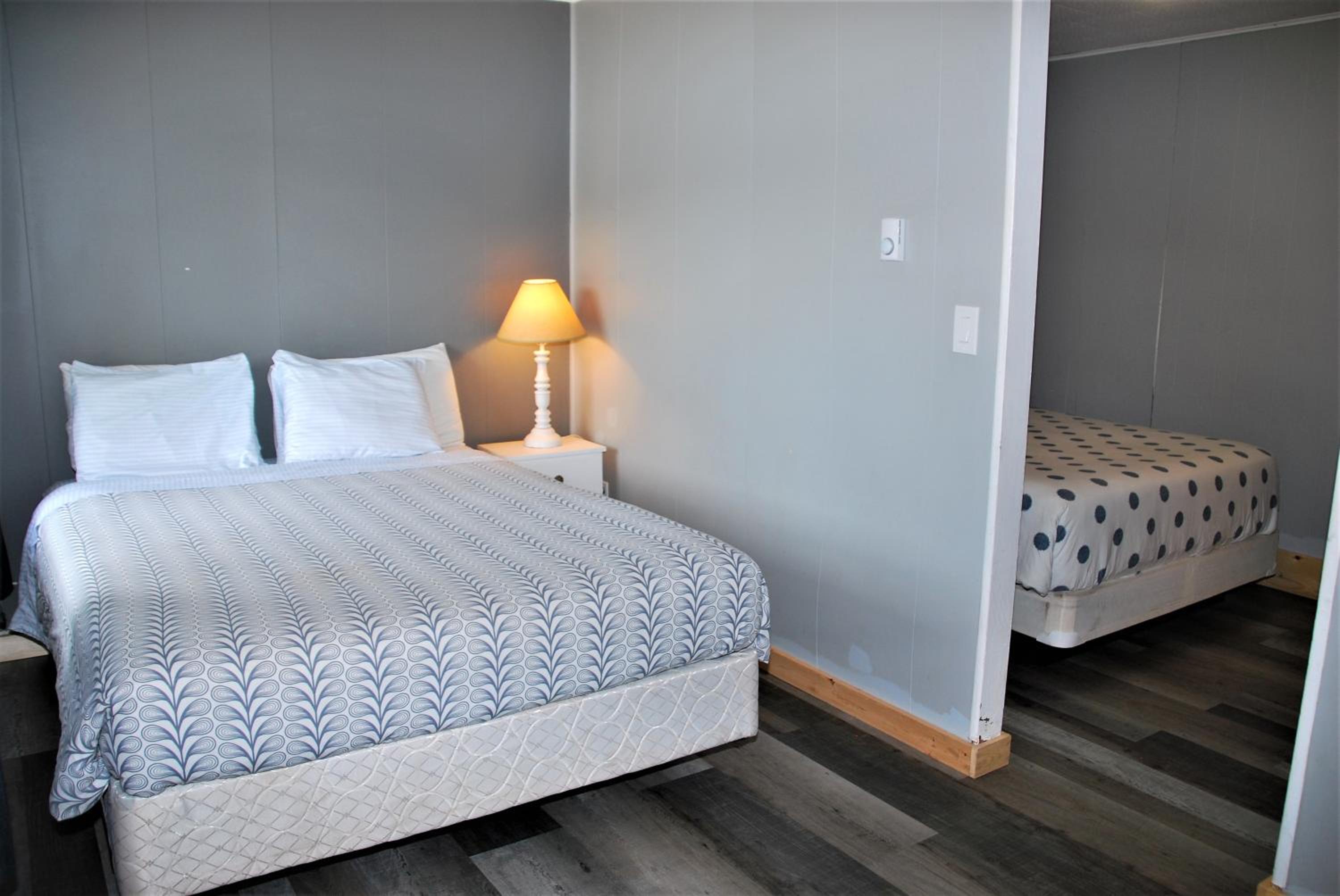 Quadruple Room with Lake View - Photo 1