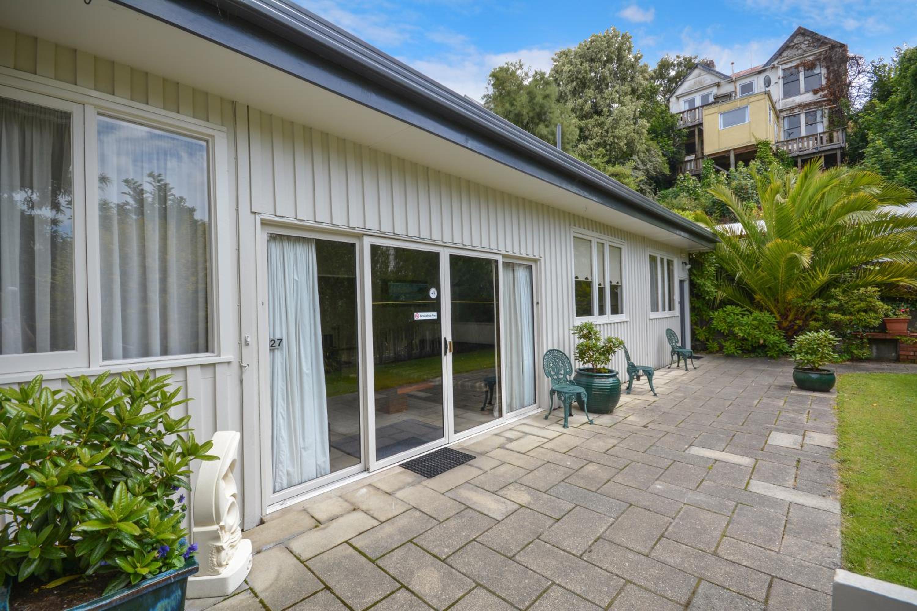 Four-Bedroom Apartment with Terrace - Photo 21