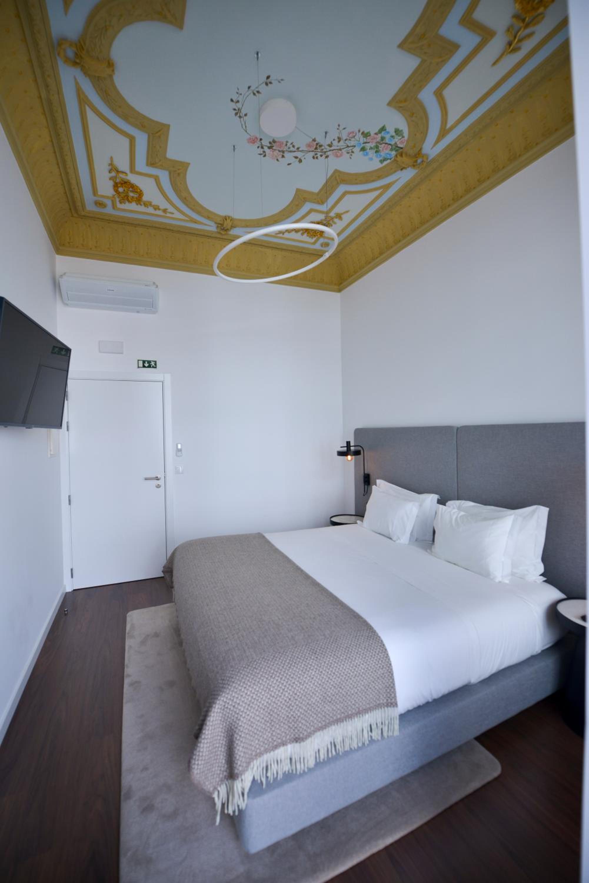 Deluxe Double Room - Photo 14