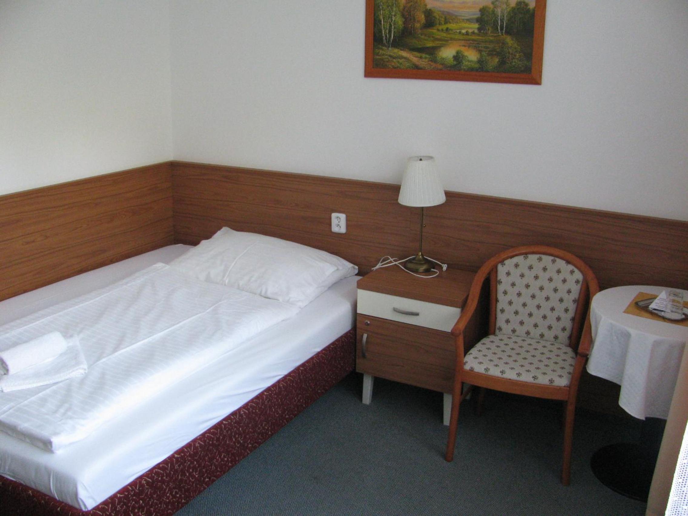 Single Room with Bathroom photo 1