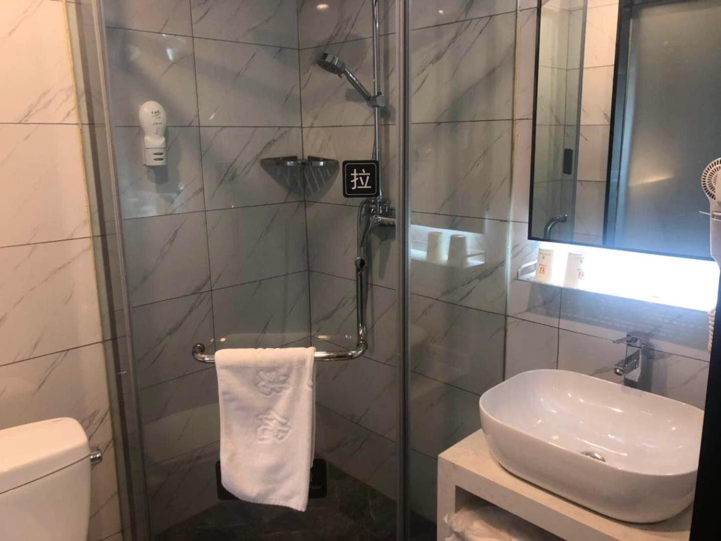 Zero Pressure - Standard Double Room