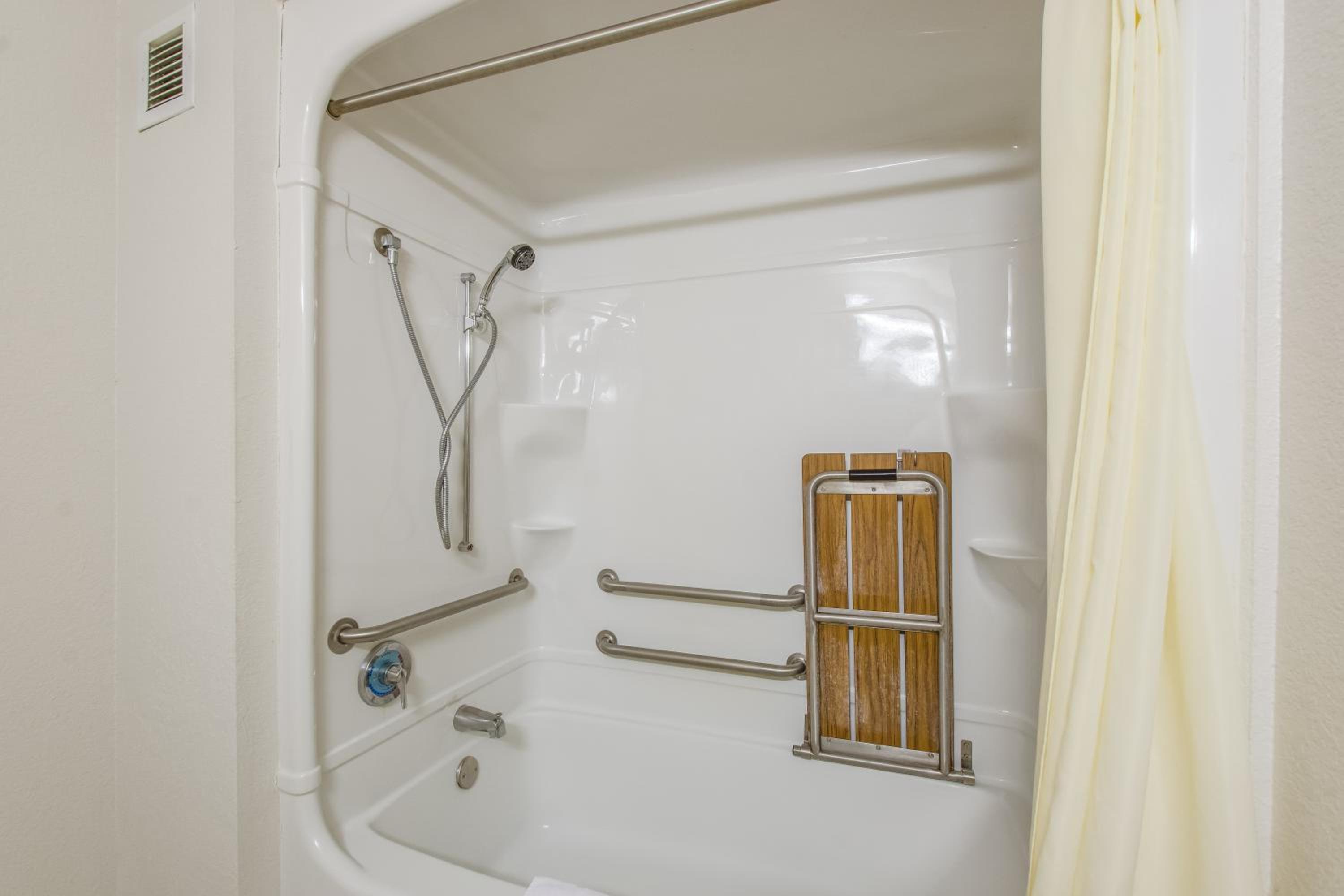 Americas Best Value Inn-Knoxville East, Photo 3