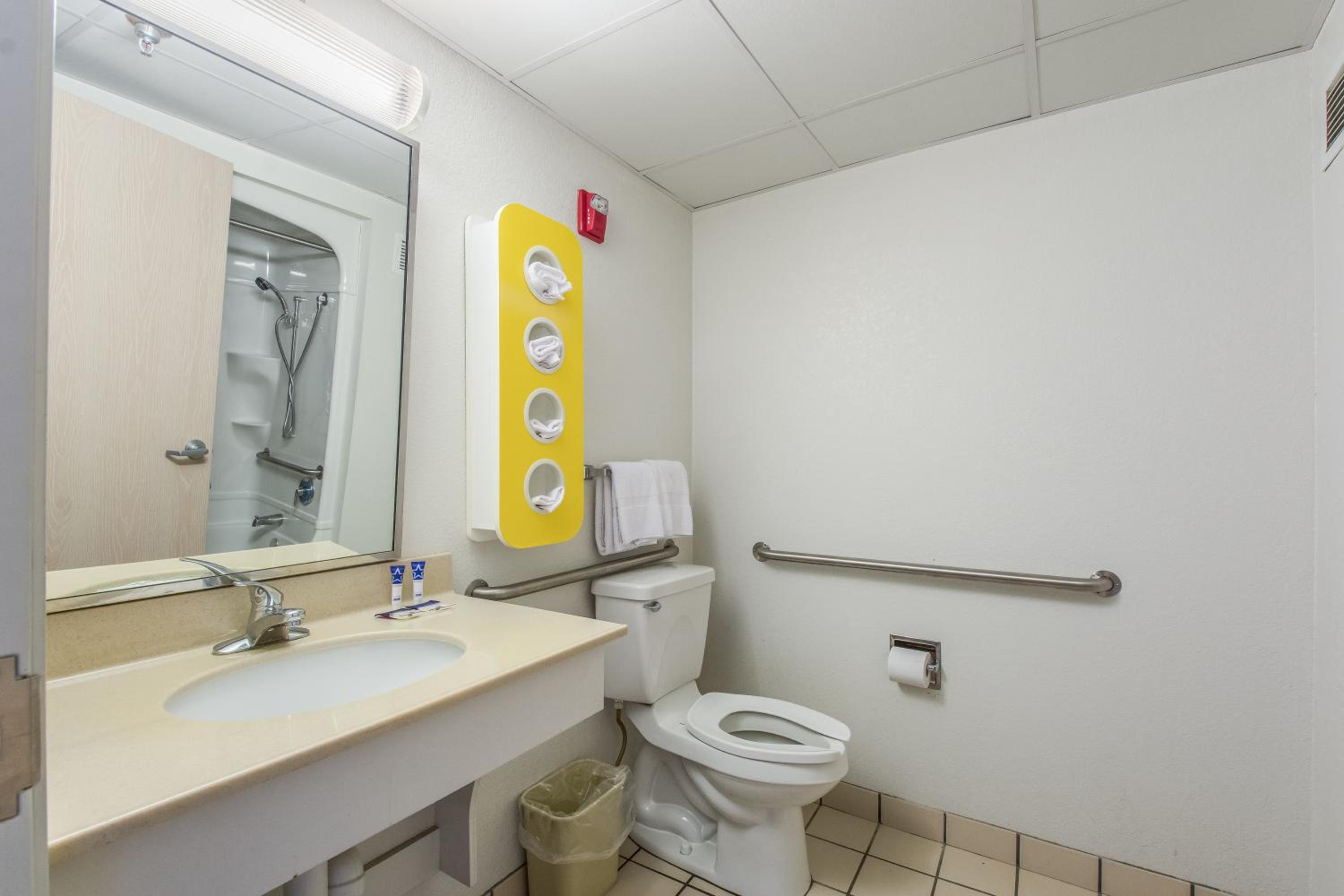 Americas Best Value Inn-Knoxville East, Photo 4