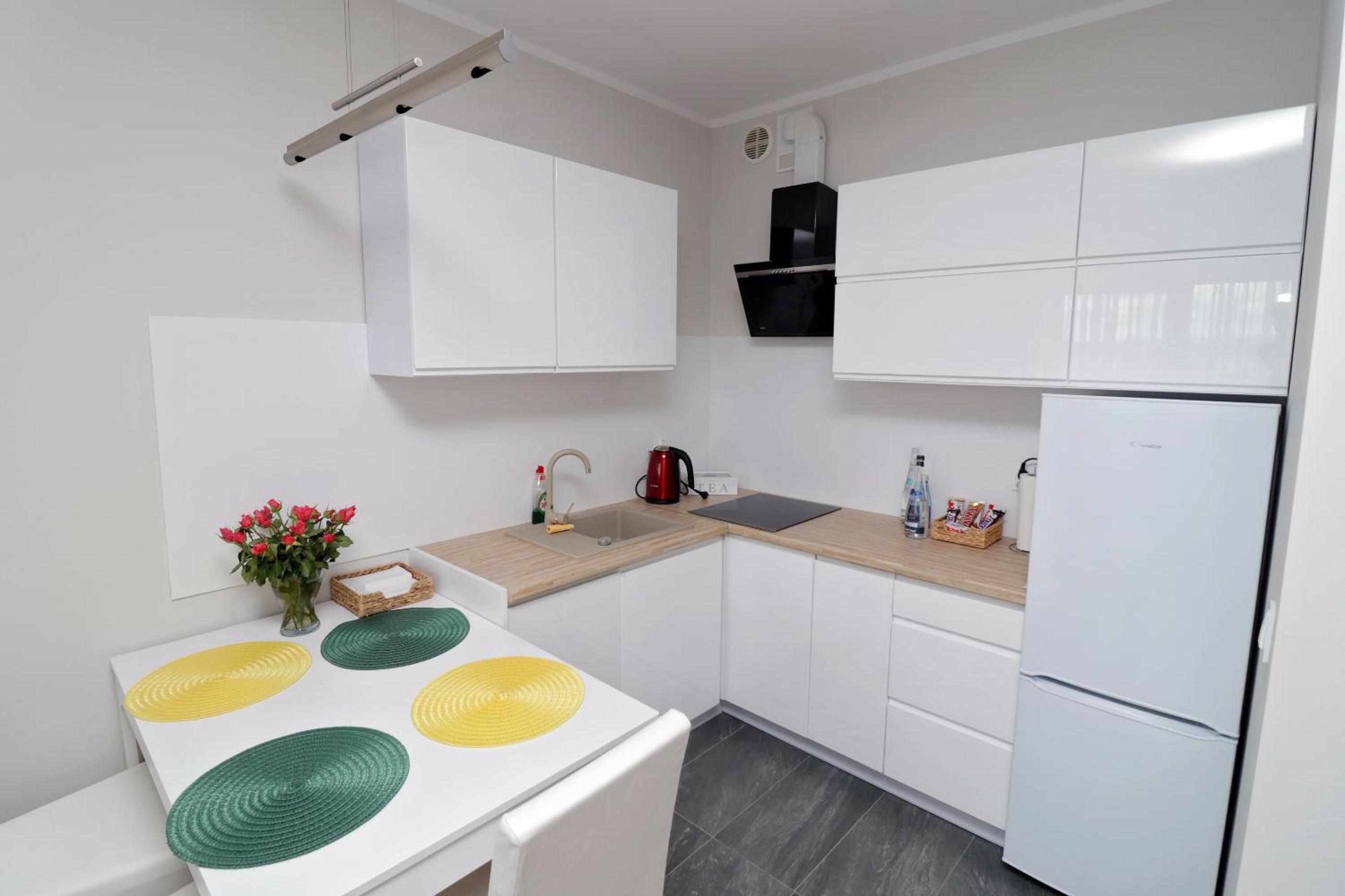 One-Bedroom Apartment - Photo 2