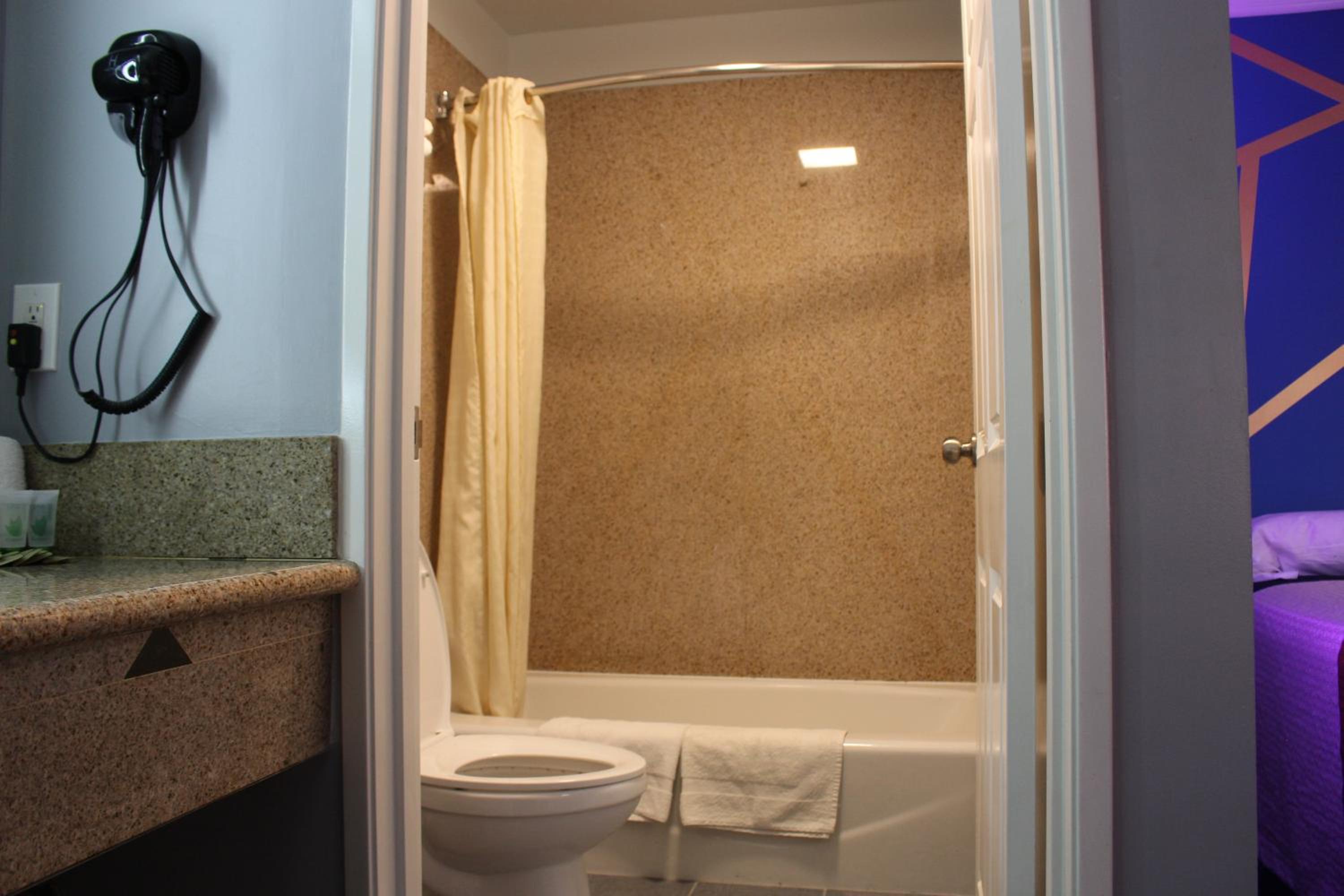 Deluxe King Room photo 3