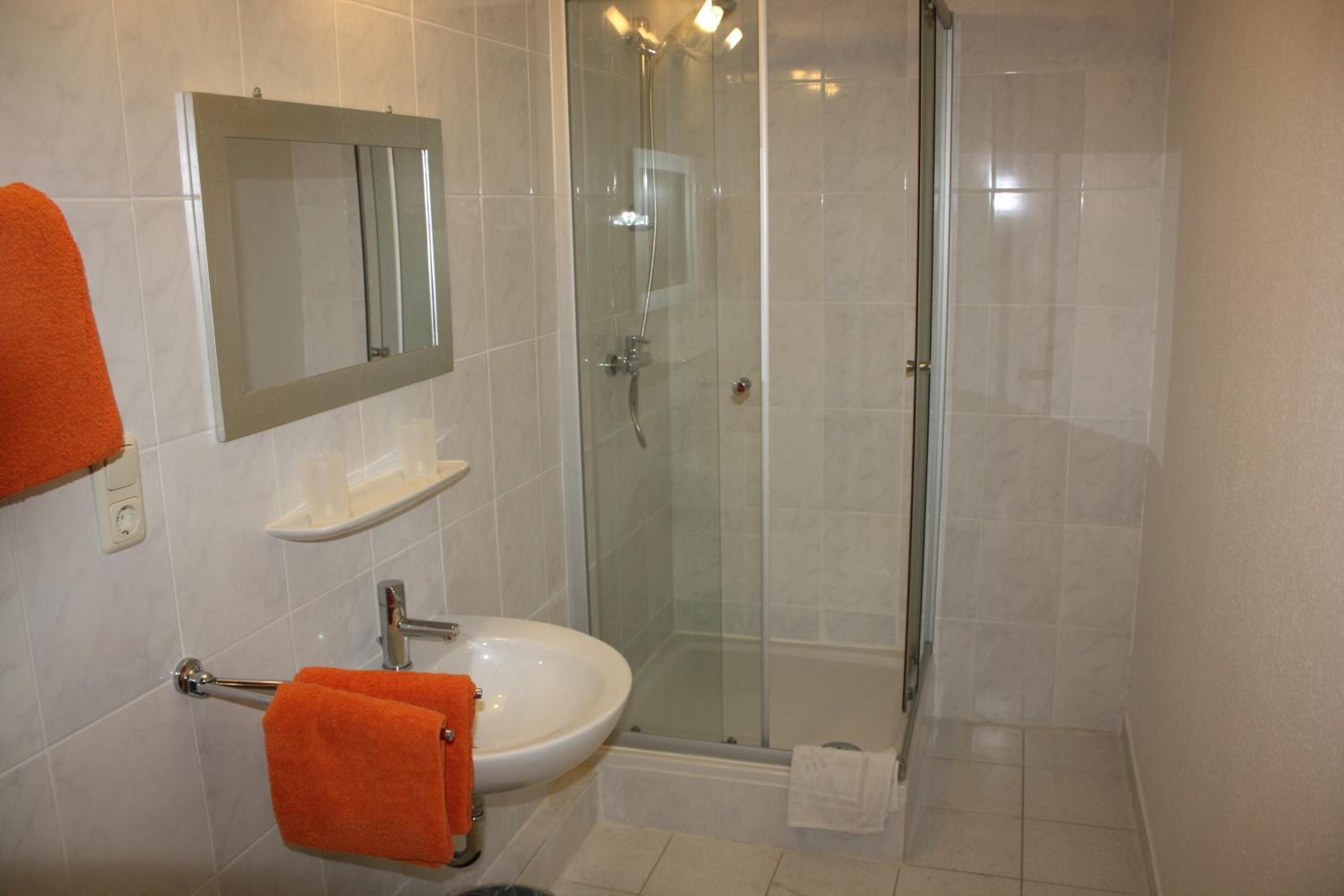 Double Room - Photo 6