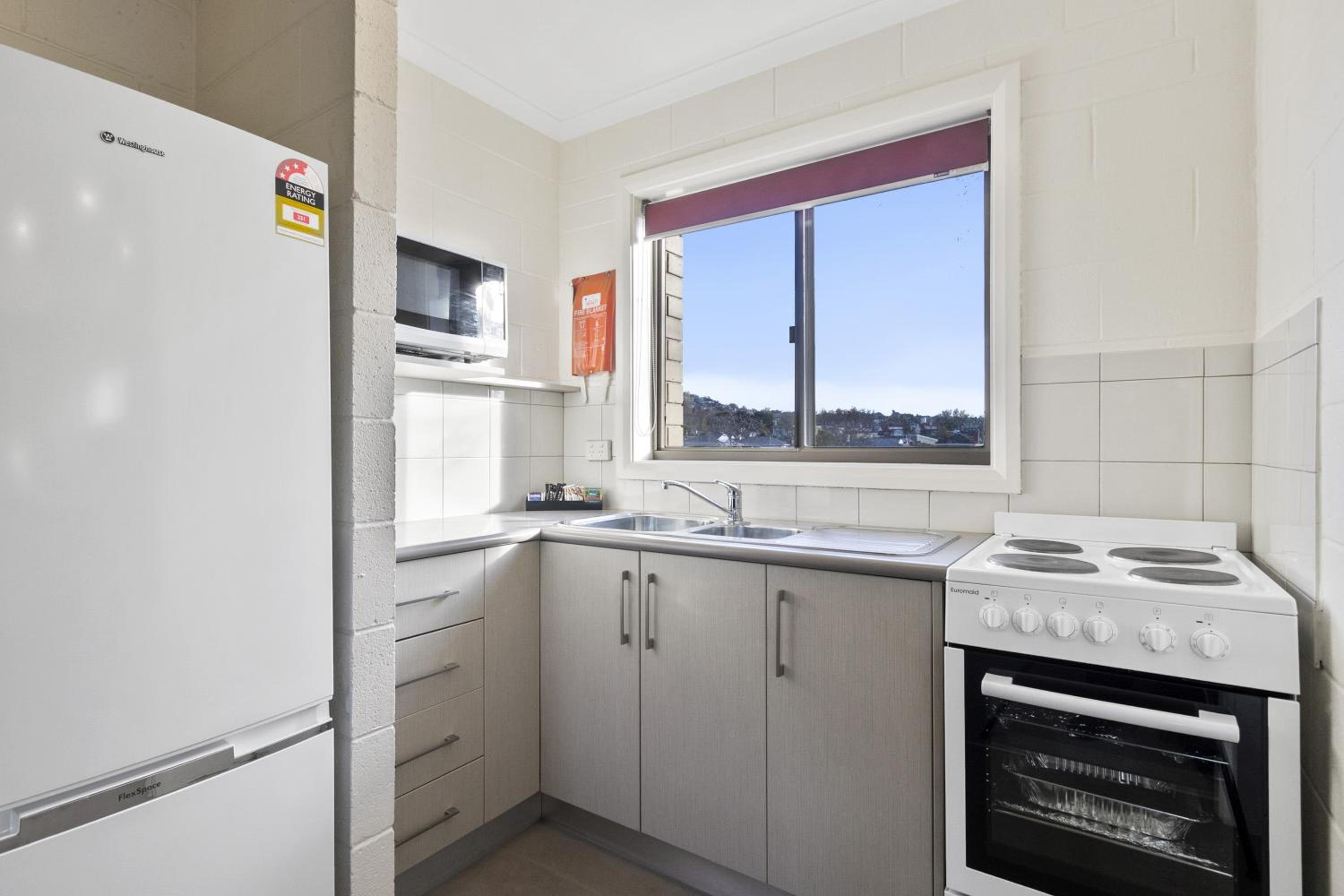 Two-Bedroom Apartment (2 Night Hot Rate) - Photo 4