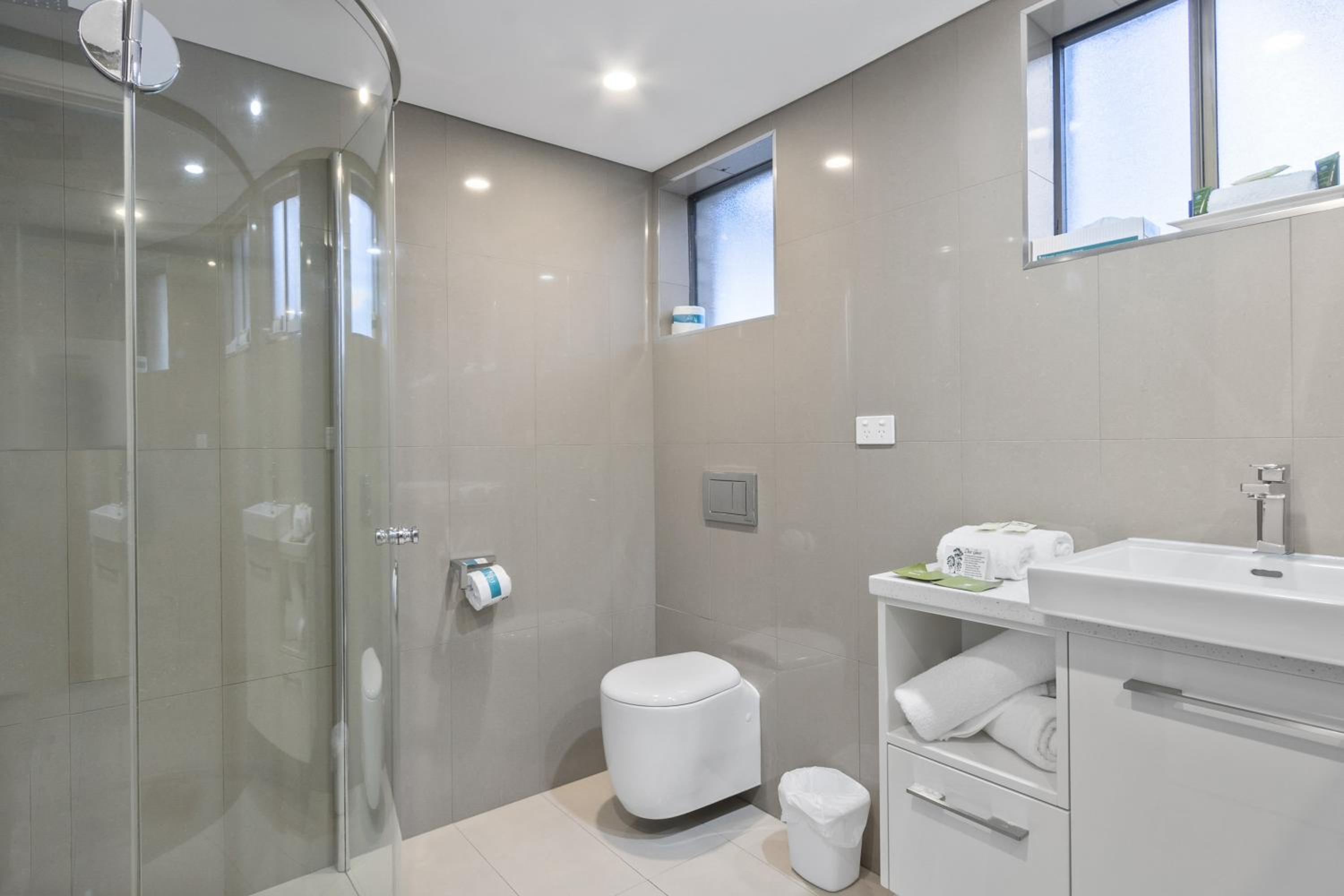 Two-Bedroom Apartment (2 Night Hot Rate) - Photo 10