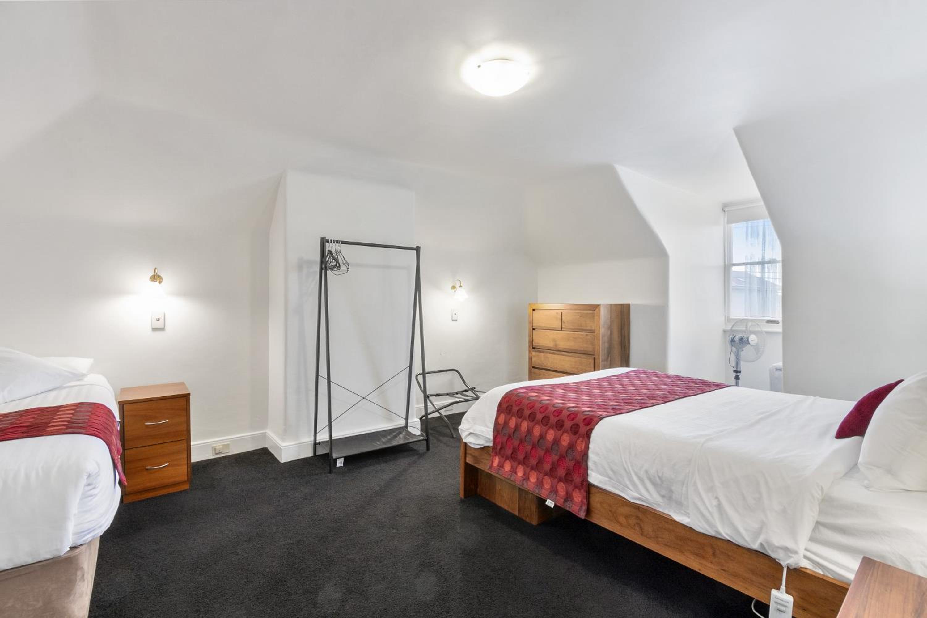 Three-Bedroom House - Grosvenor Street thumbnail 6