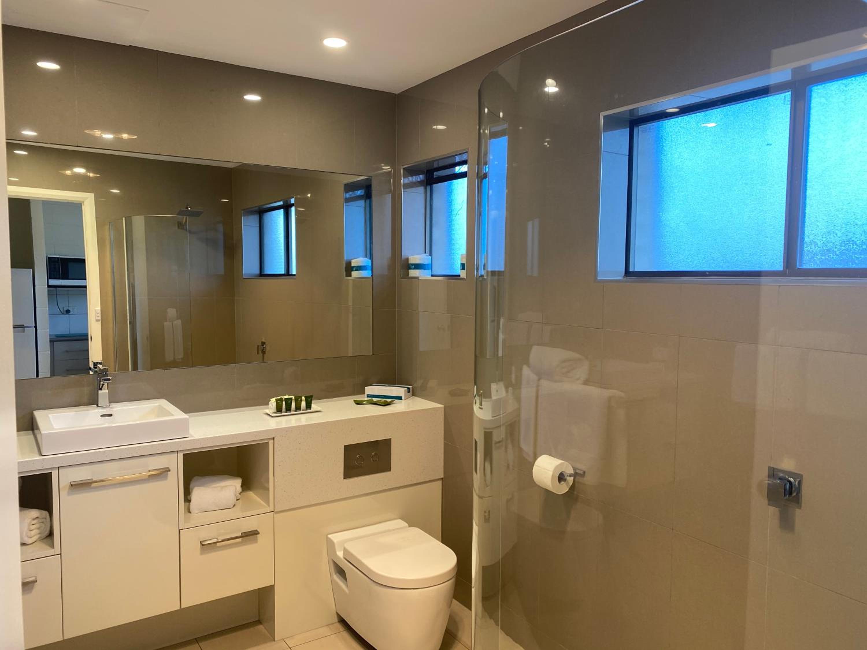 Two-Bedroom Apartment - 2 Queen Beds (2 Night Hot Rate)