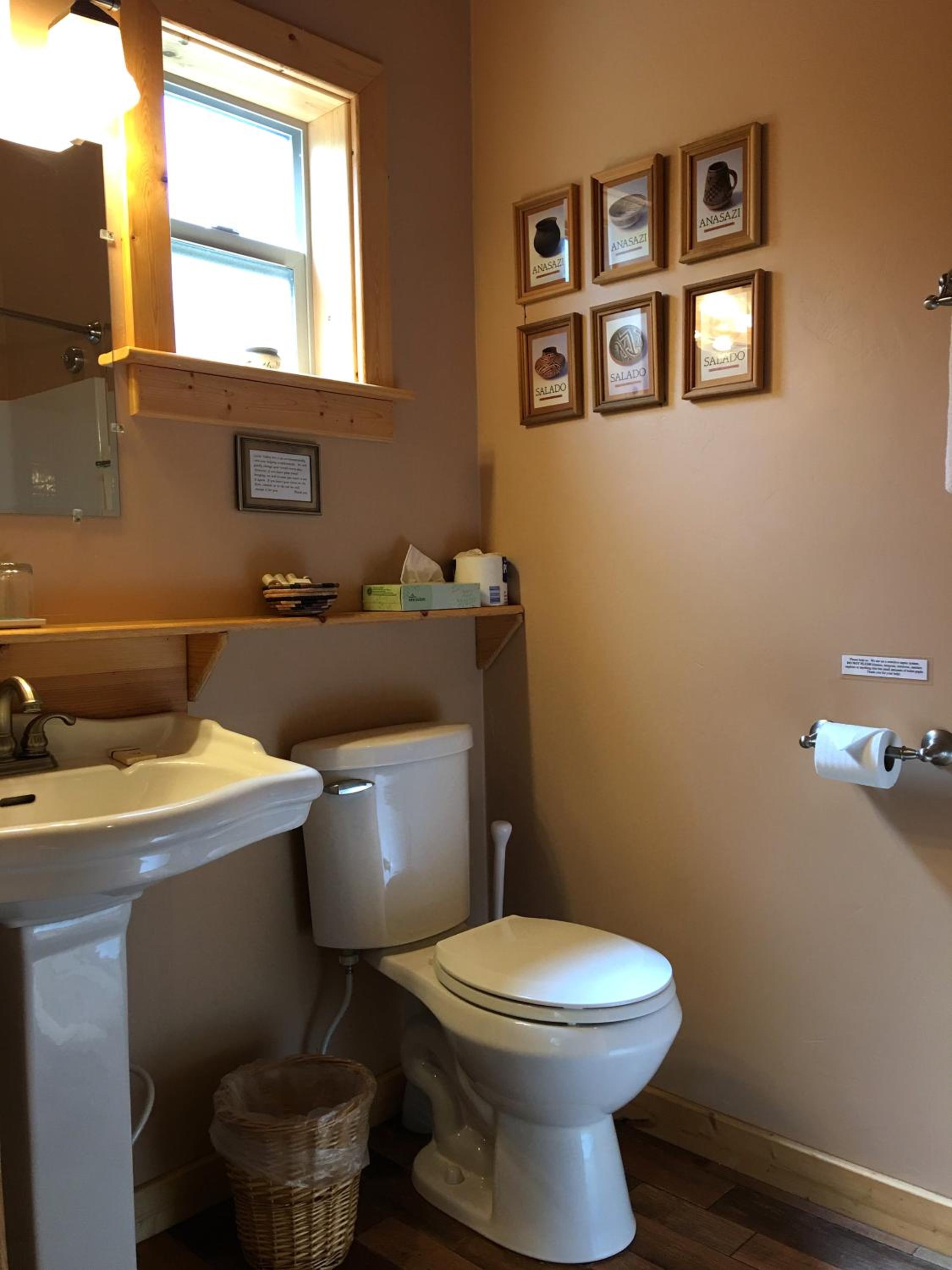 Queen Suite - Photo 4
