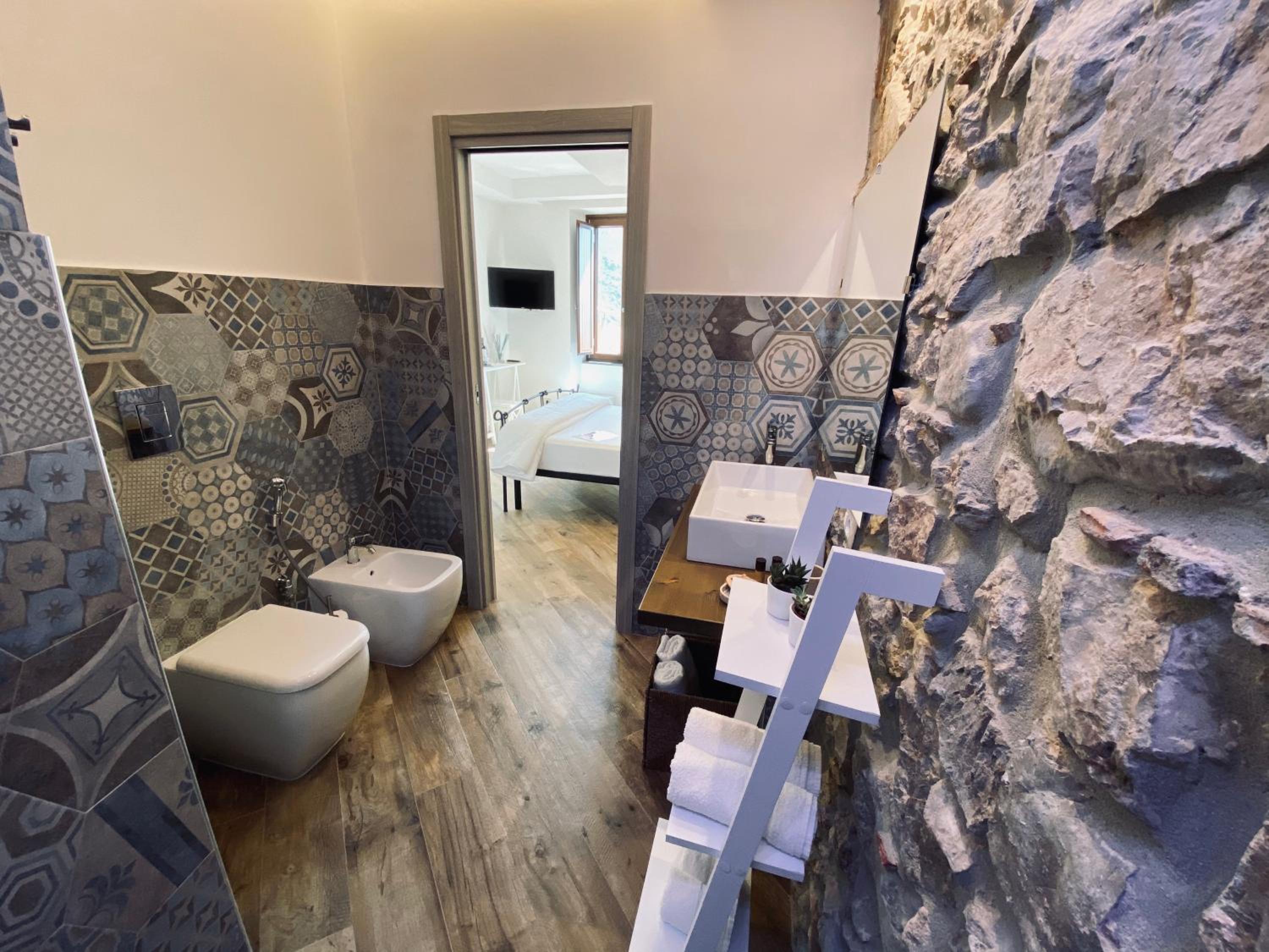 Double Room - Photo 2