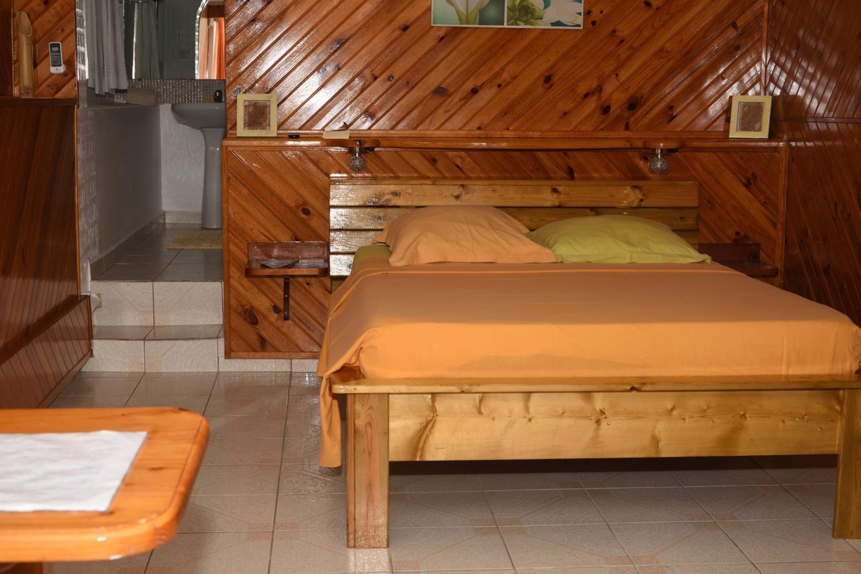 One-Bedroom House photo 1