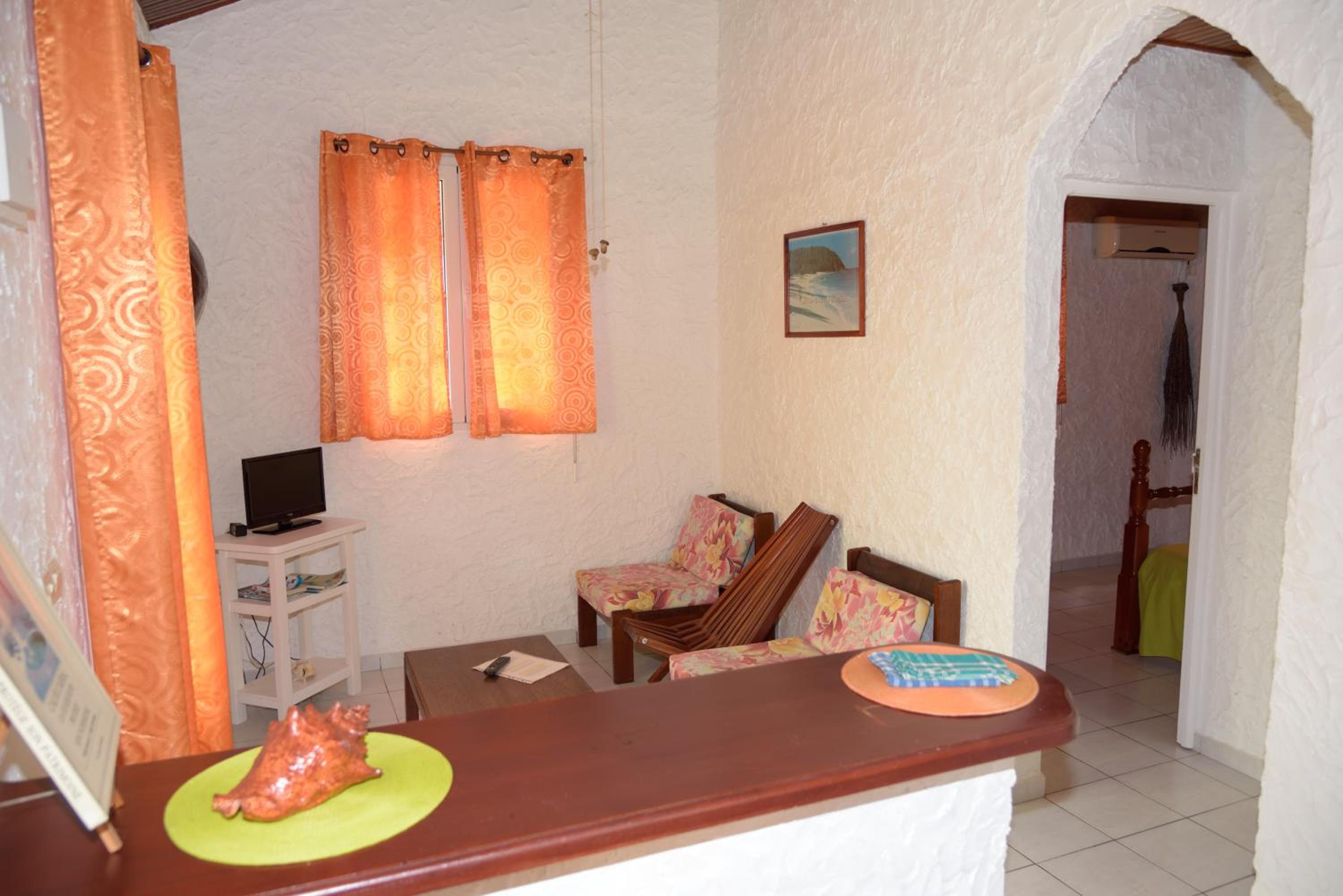 One-Bedroom House photo 1