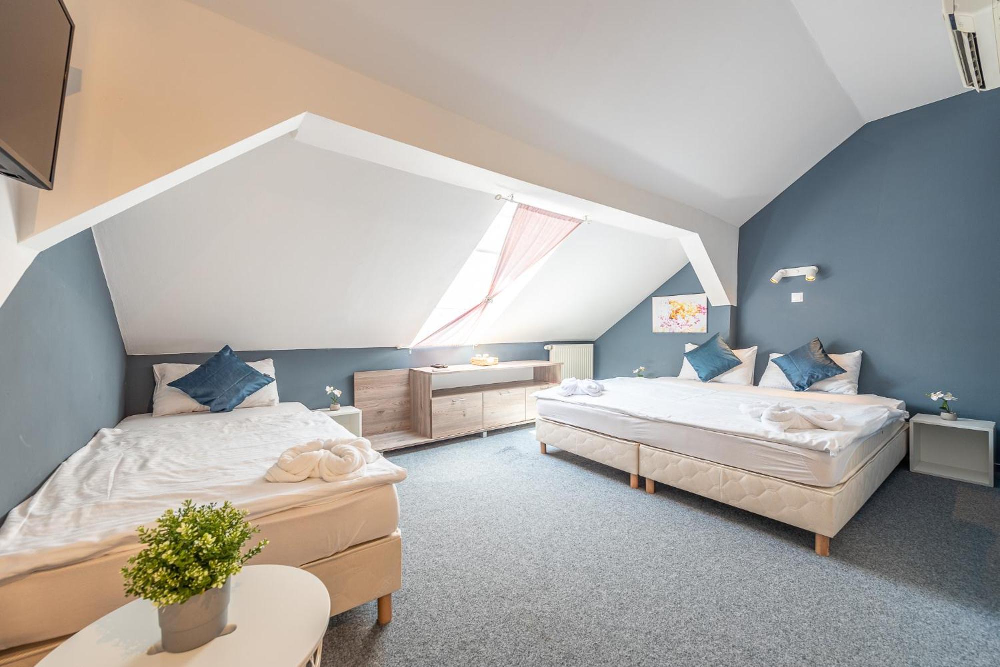 Triple Room with Private Bathroom