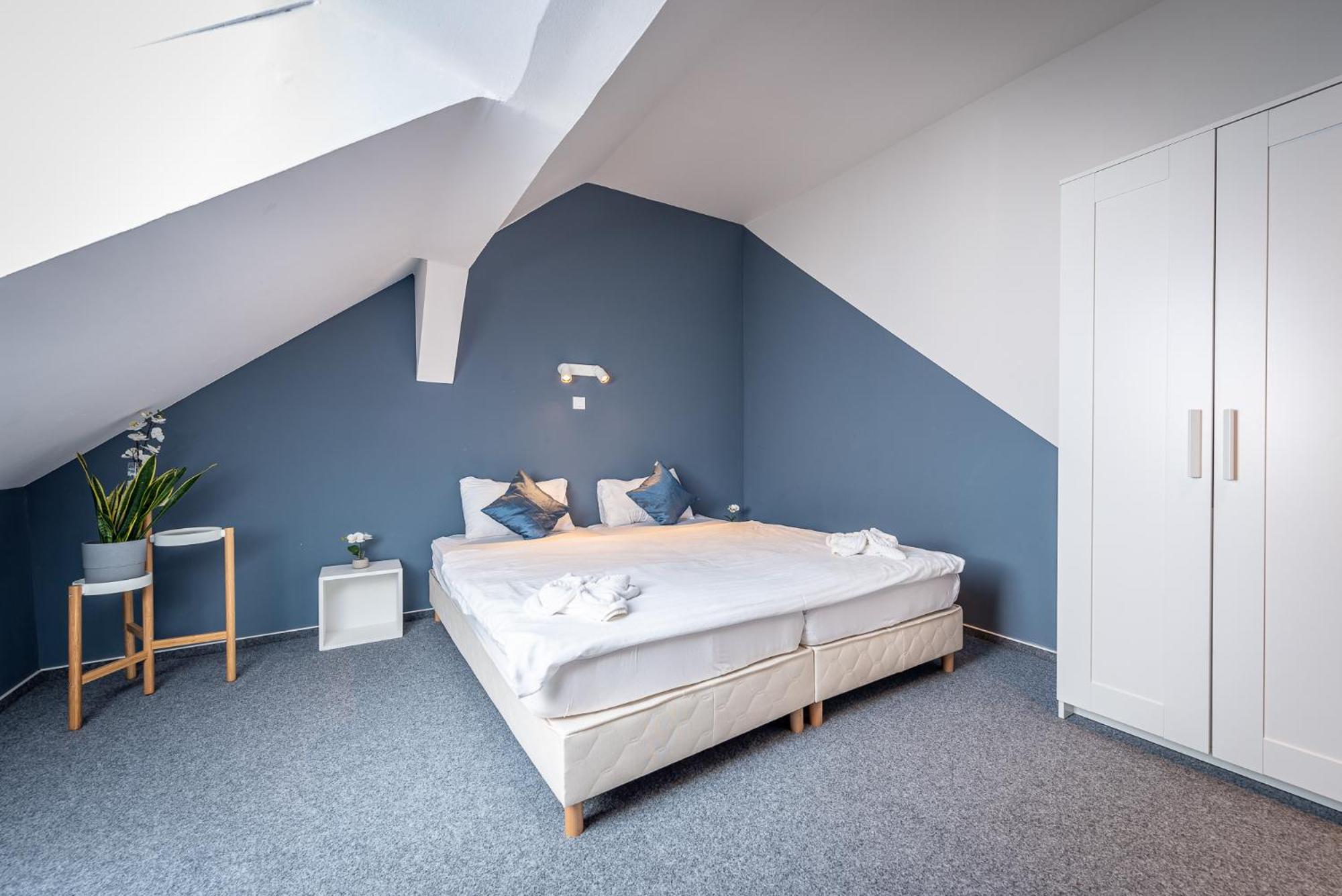Quadruple Room with Private Bathroom photo 3