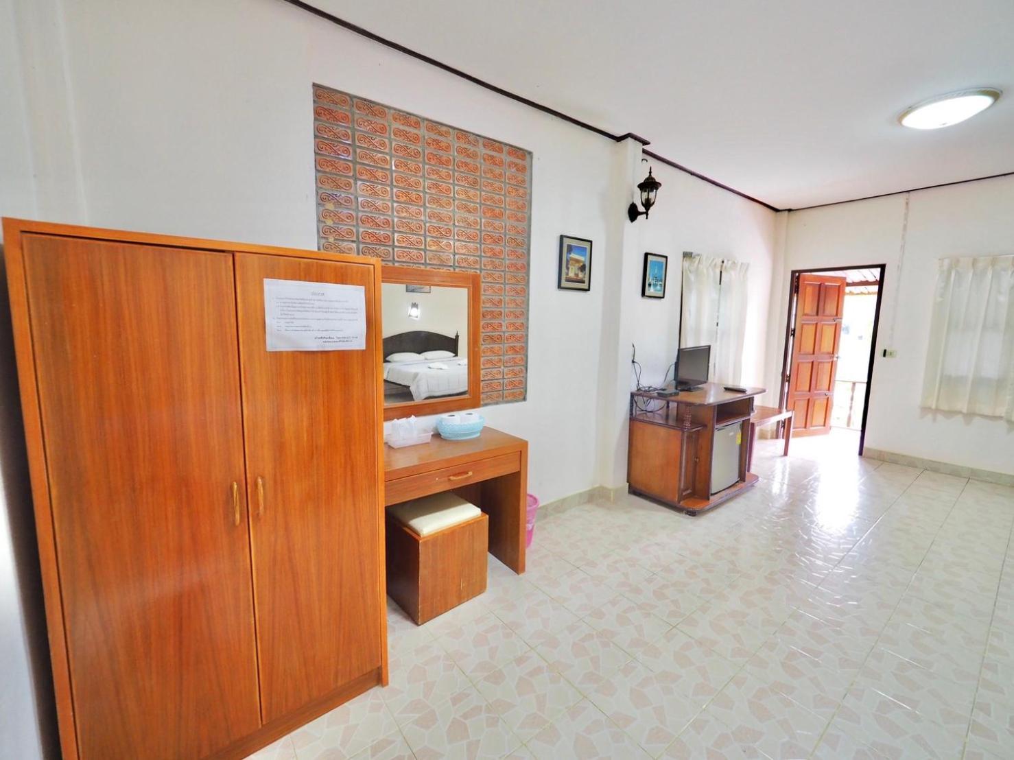 Deluxe Double Room - Photo 9