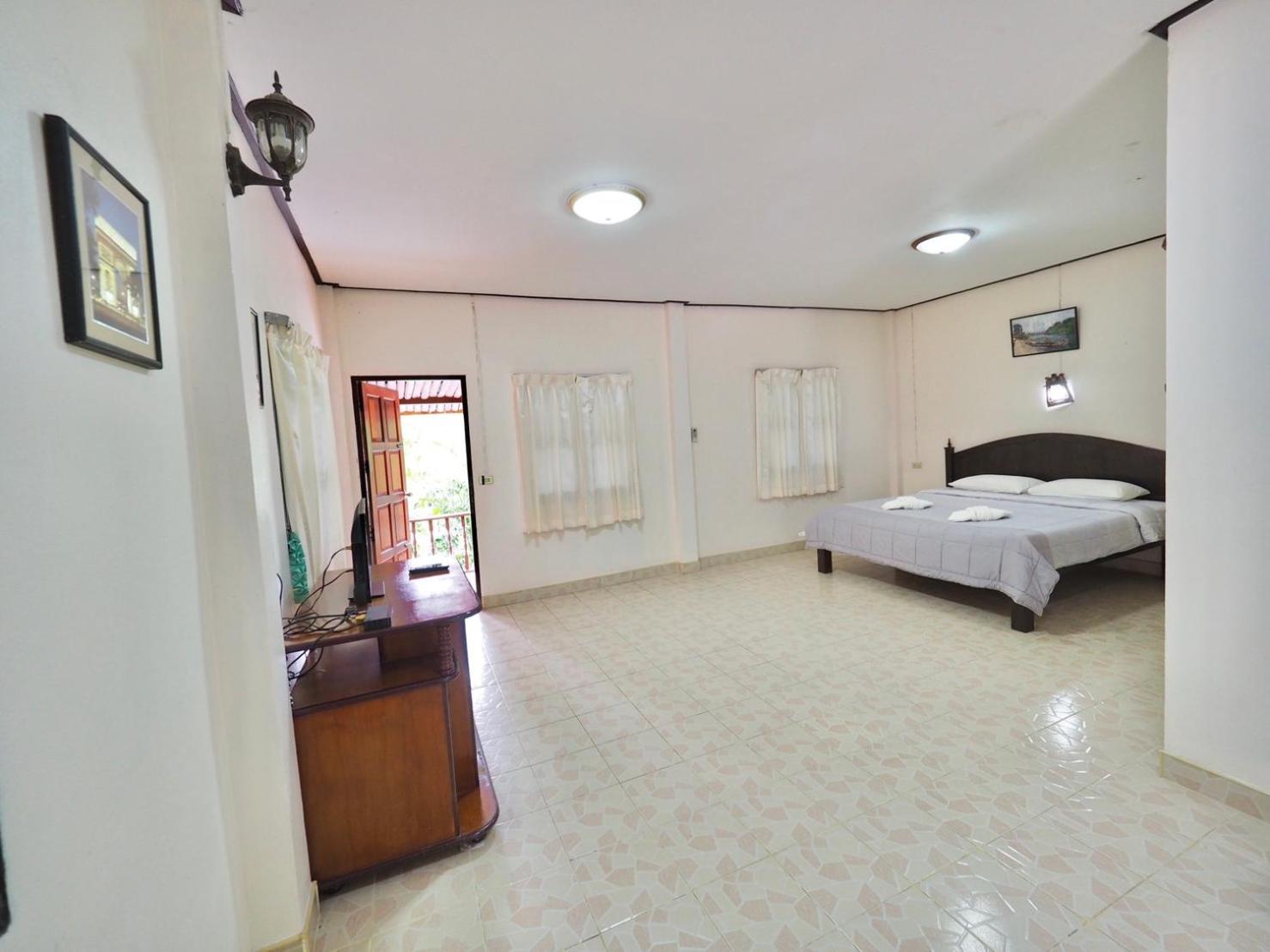 Deluxe Double Room - Photo 8