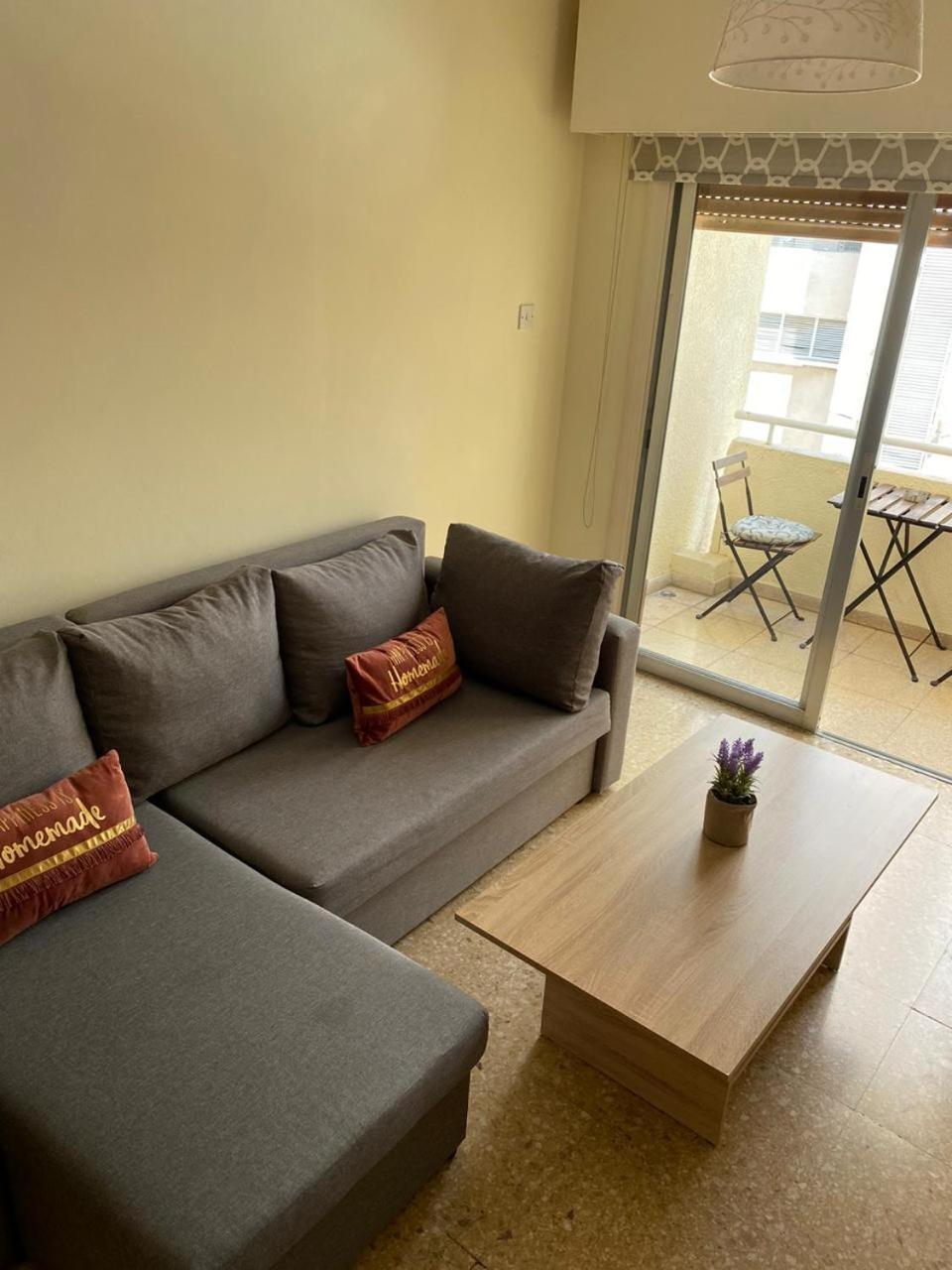 Apartment with Balcony - Photo 3