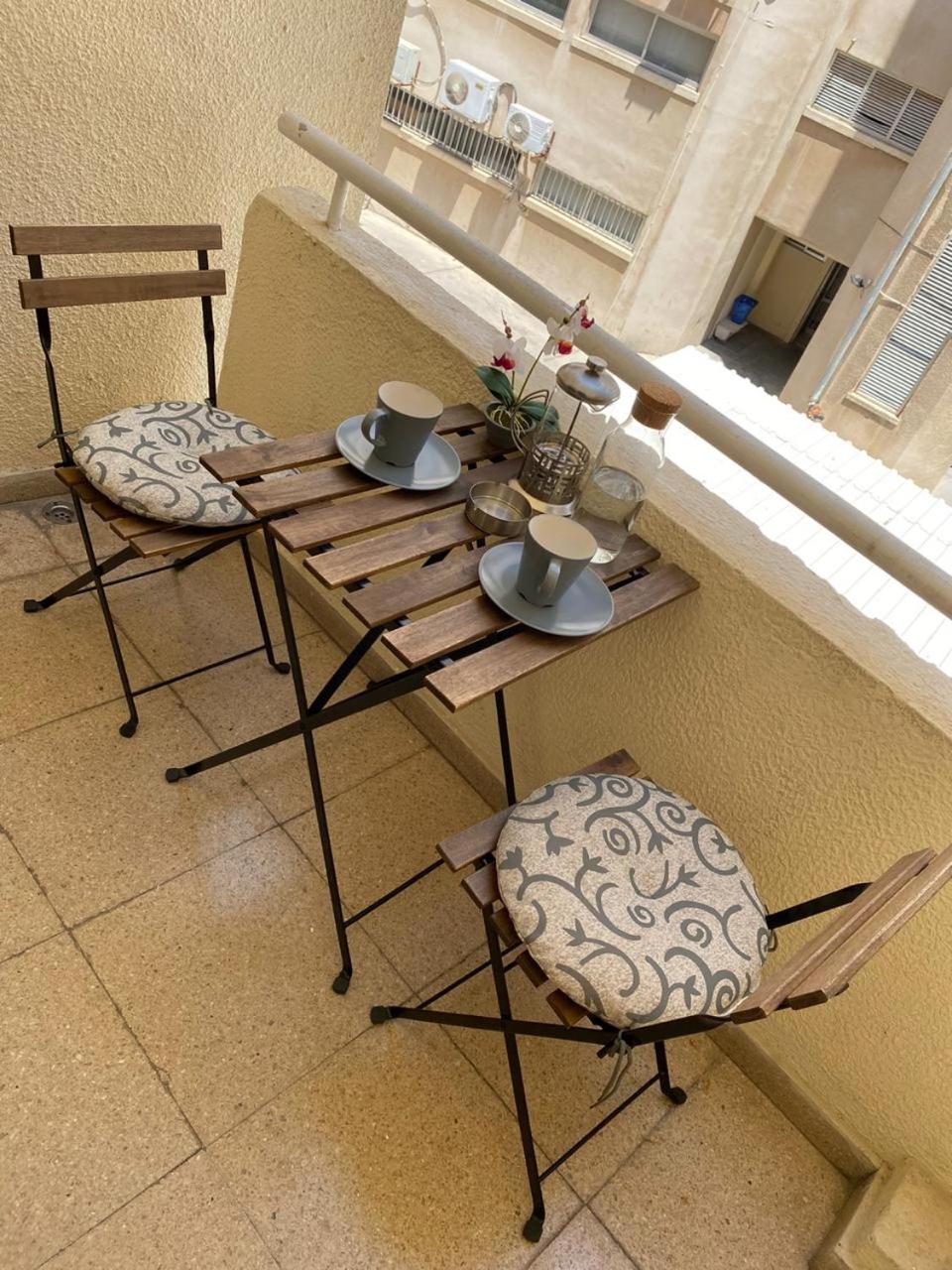 Apartment with Balcony - Photo 6
