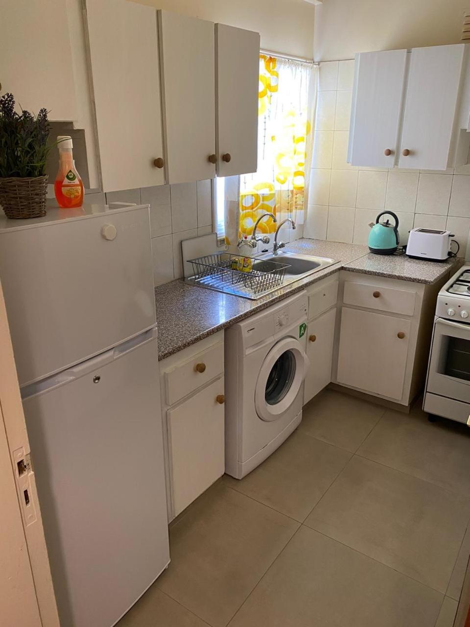 Apartment with Balcony - Photo 8