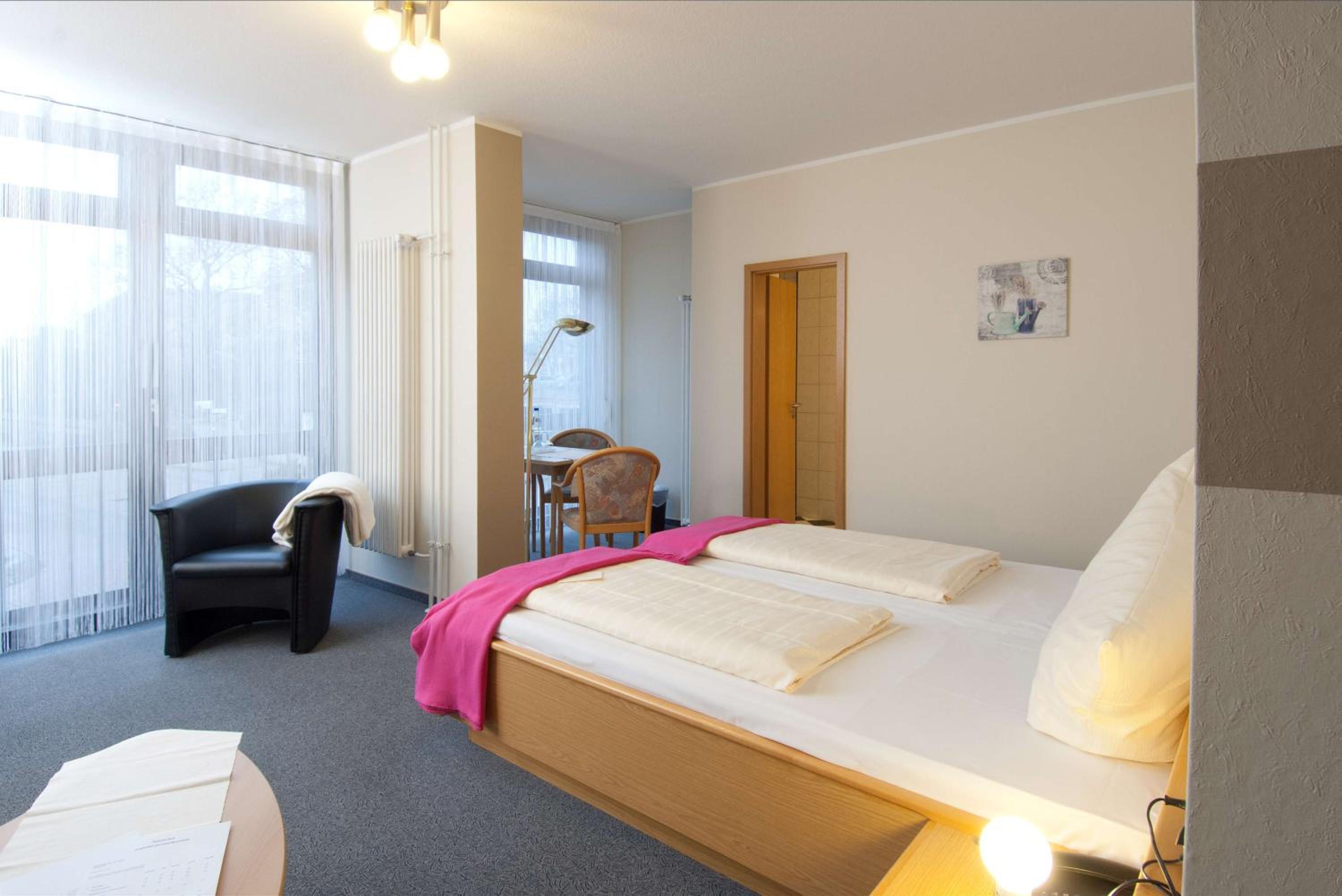 Double Room - Photo 12