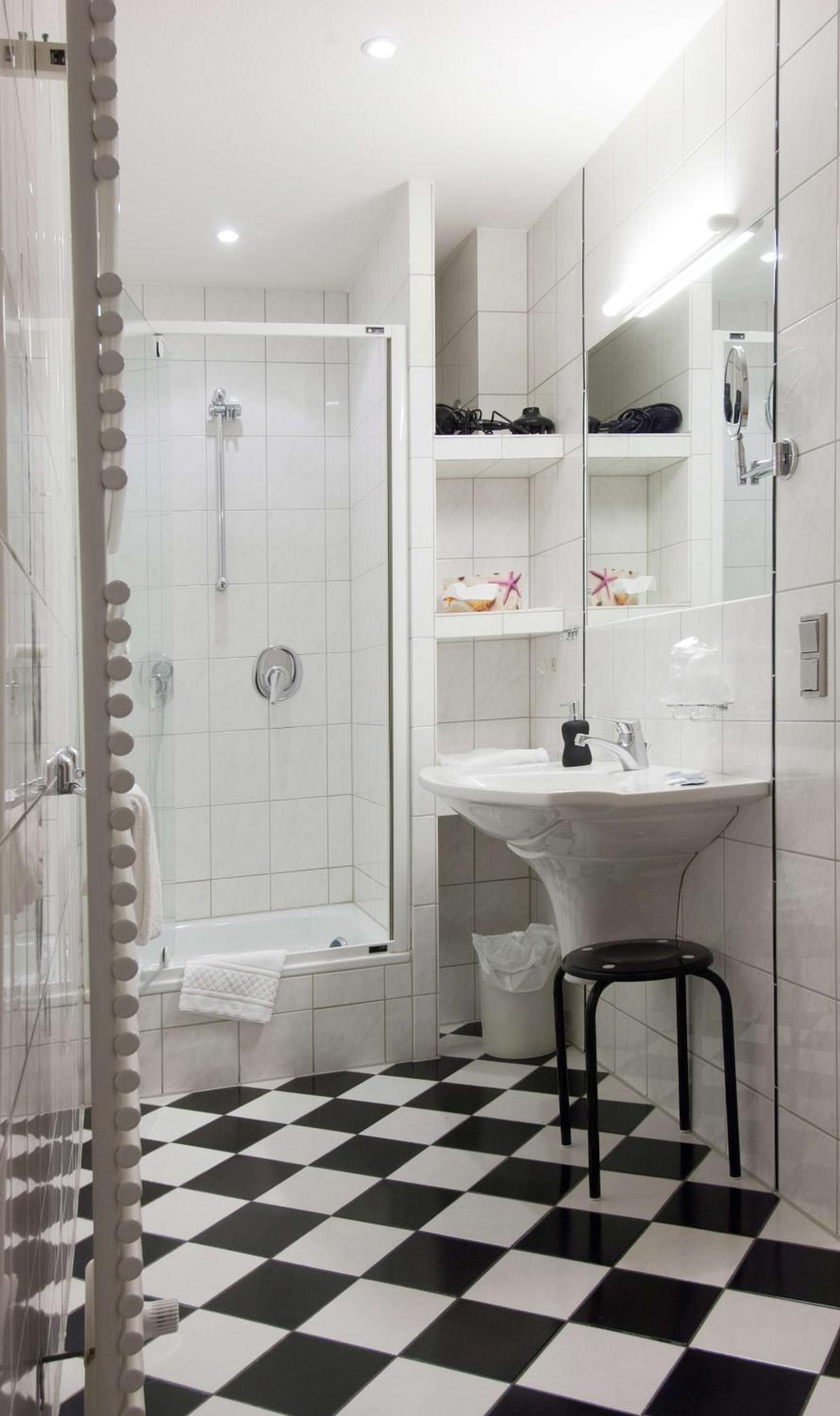Double Room - Photo 13