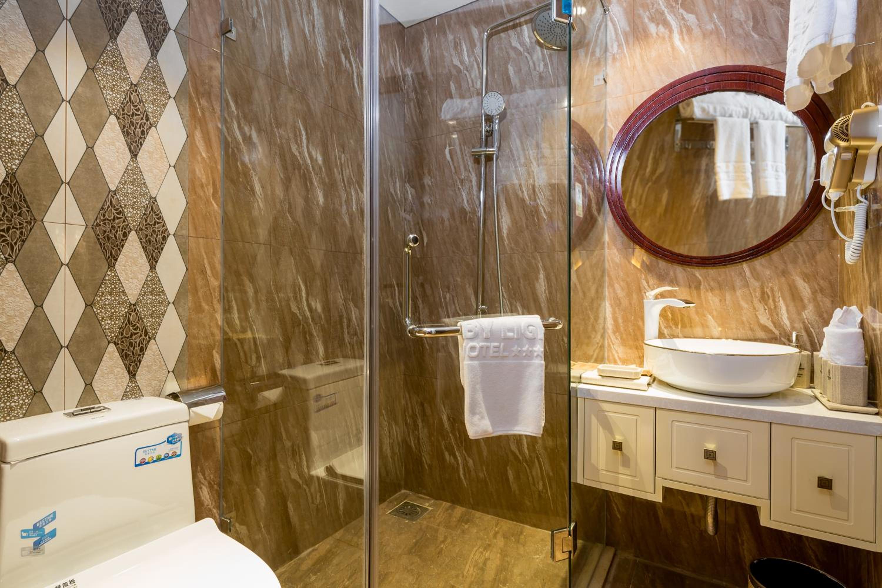 Deluxe Double Room with Side Sea View - Photo 2