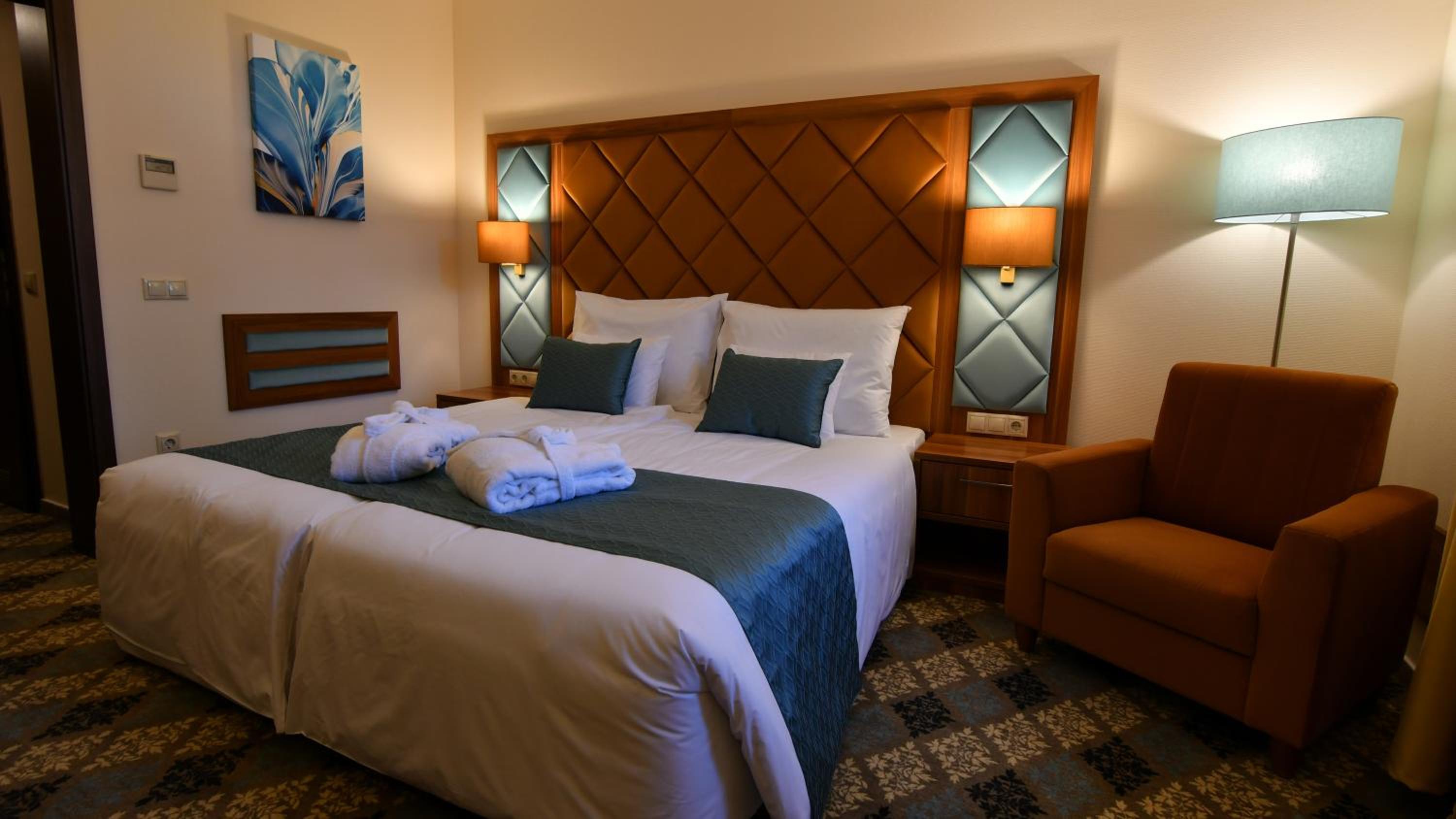 Classic Double or Twin Room Without Balcony