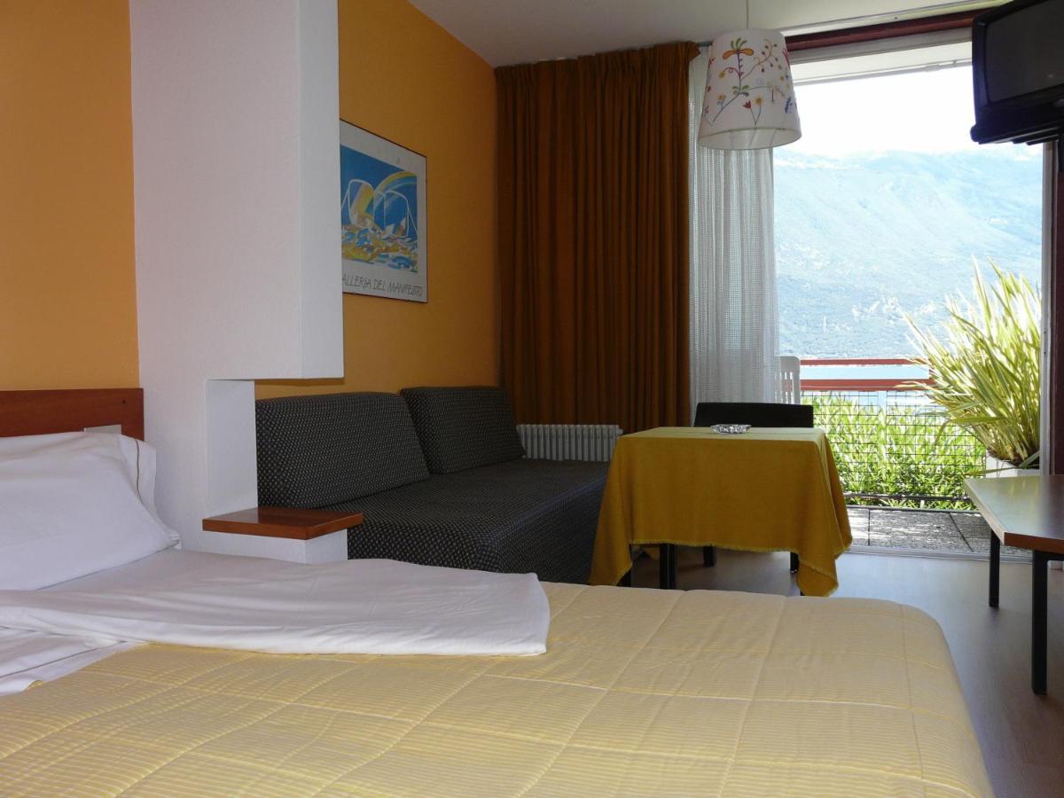 Double Room with Balcony and Lake View