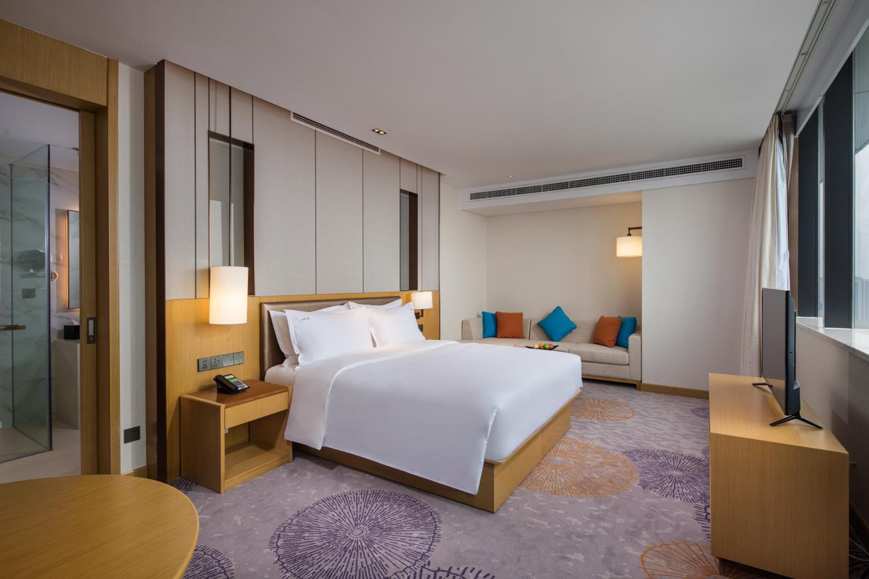 Premium King Room - Lounge Access - Photo 4