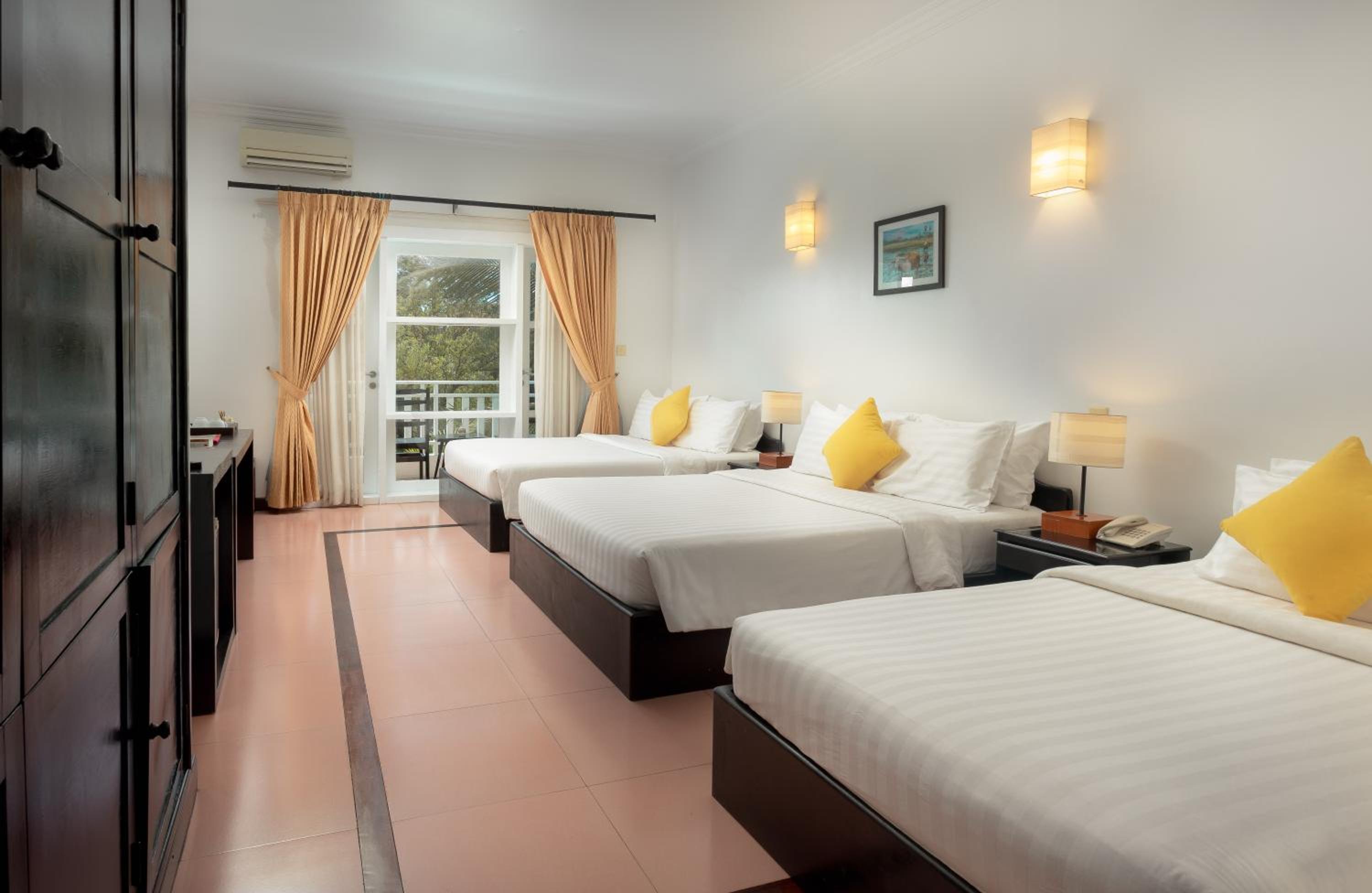 Deluxe Triple Room - Photo 2